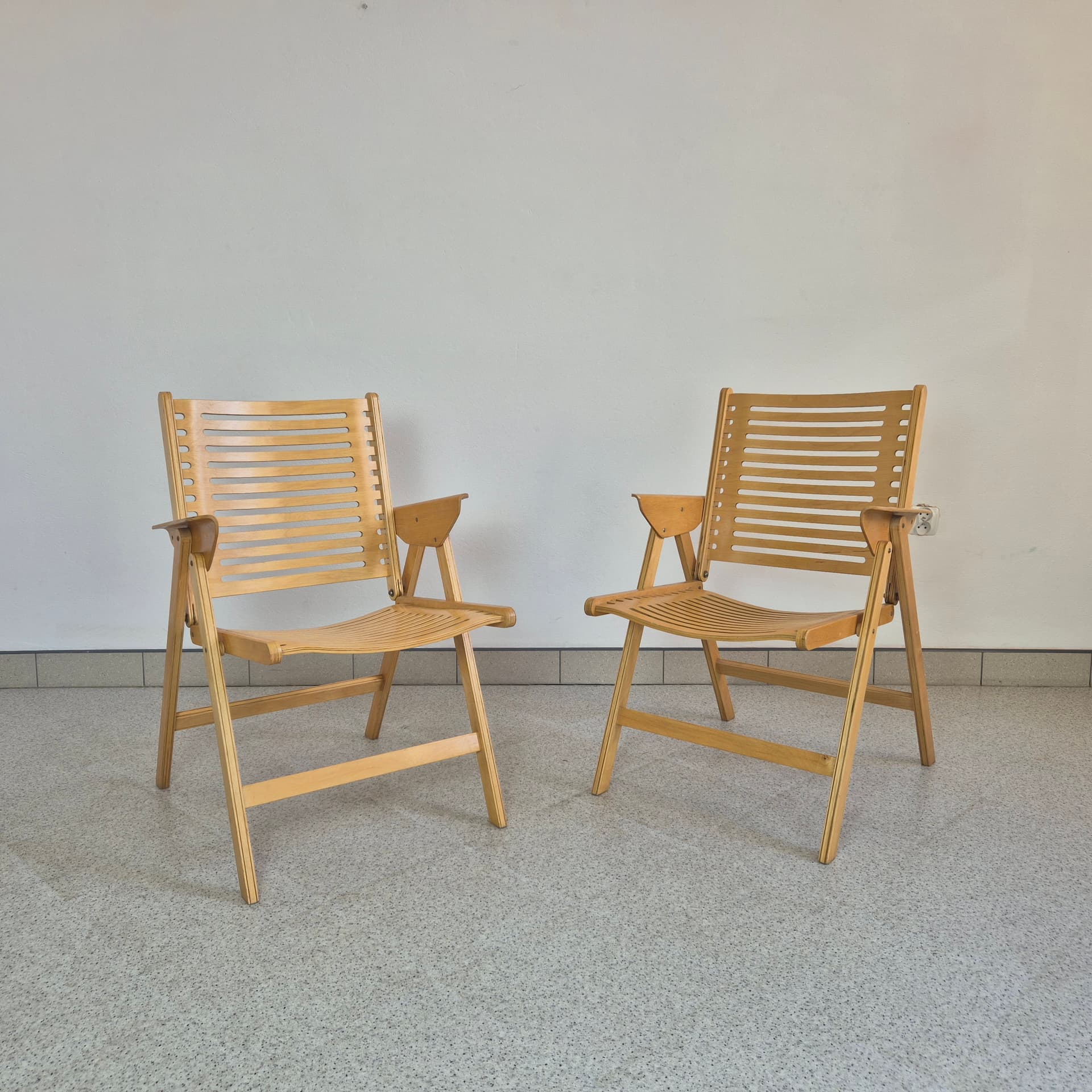 Folding chair Rex, brown beech plywood, by N. Kralj, Slovenia, 1950s. - 300136