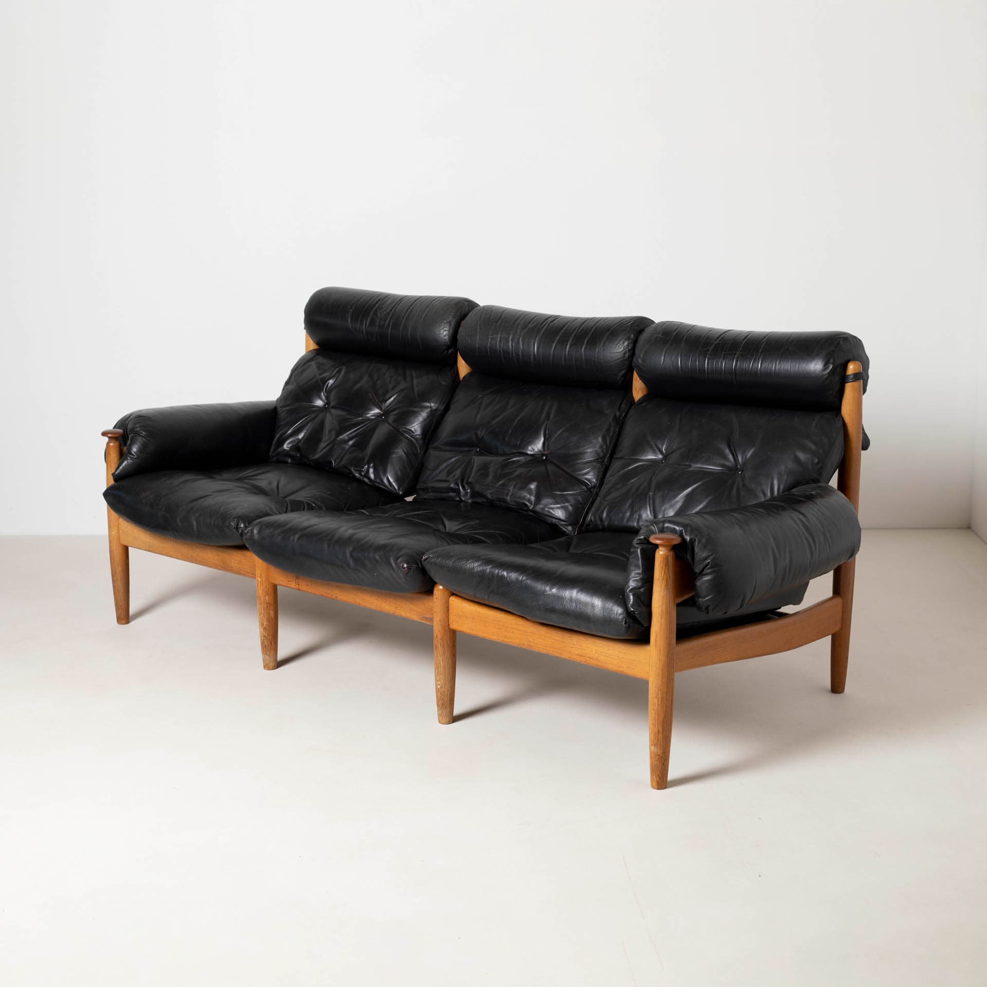 Three-seater sofa, Brazilian style, brown oak, black genuine leather, by E. Merthen, Ire Möbler, Sweden, 1960s. - 300240