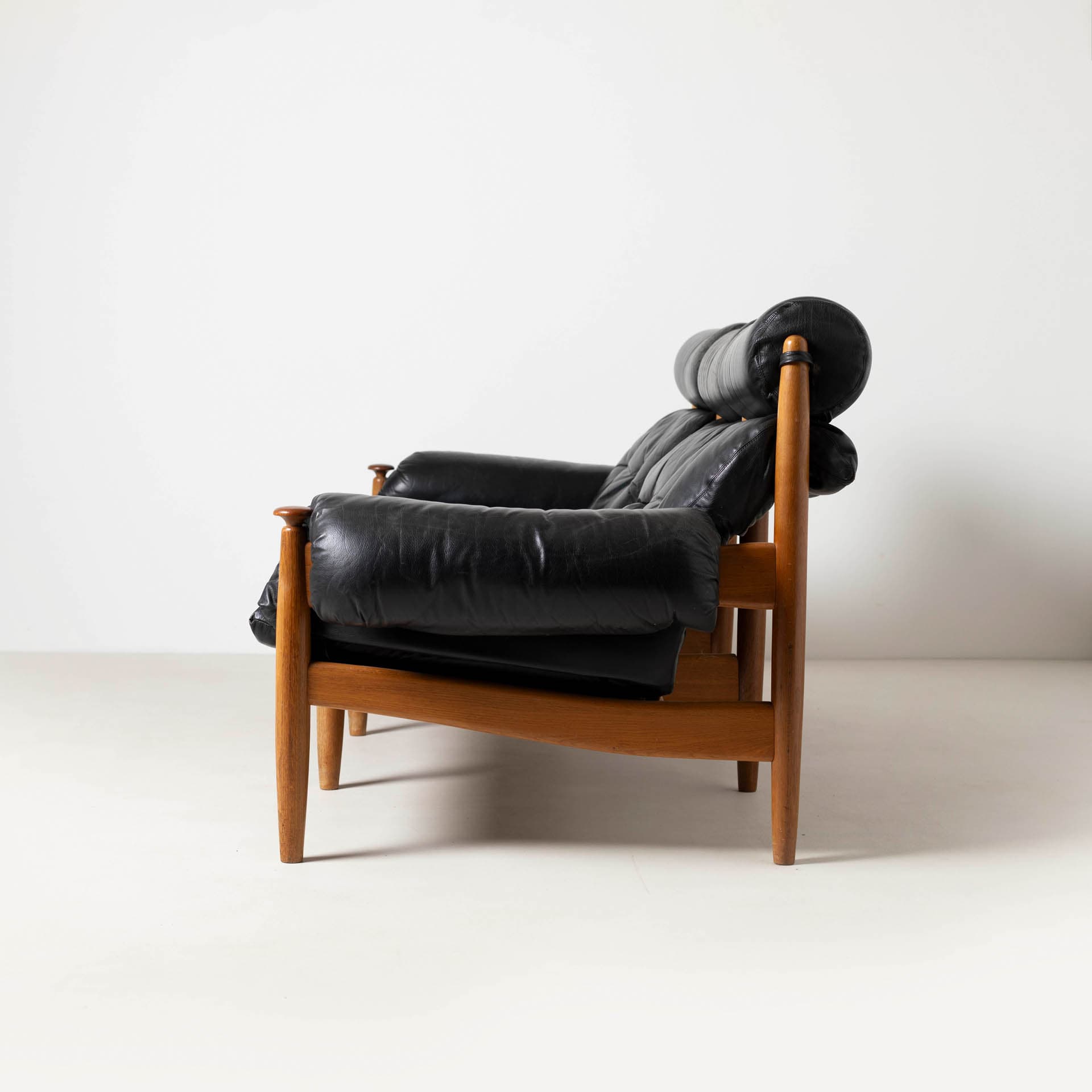 Three-seater sofa, Brazilian style, brown oak, black genuine leather, by E. Merthen, Ire Möbler, Sweden, 1960s. - 300244