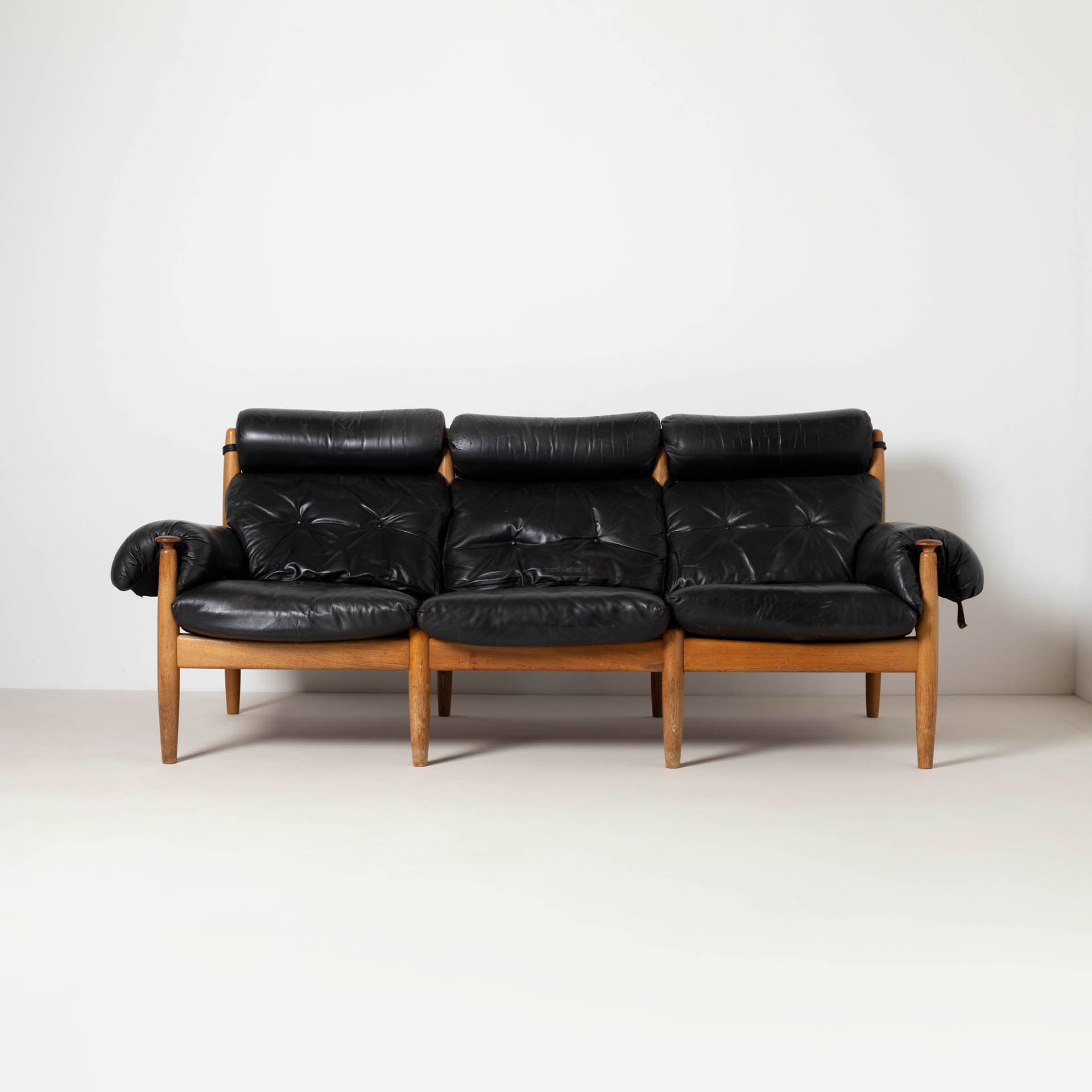 Three-seater sofa, Brazilian style, brown oak, black genuine leather, by E. Merthen, Ire Möbler, Sweden, 1960s. - 300242
