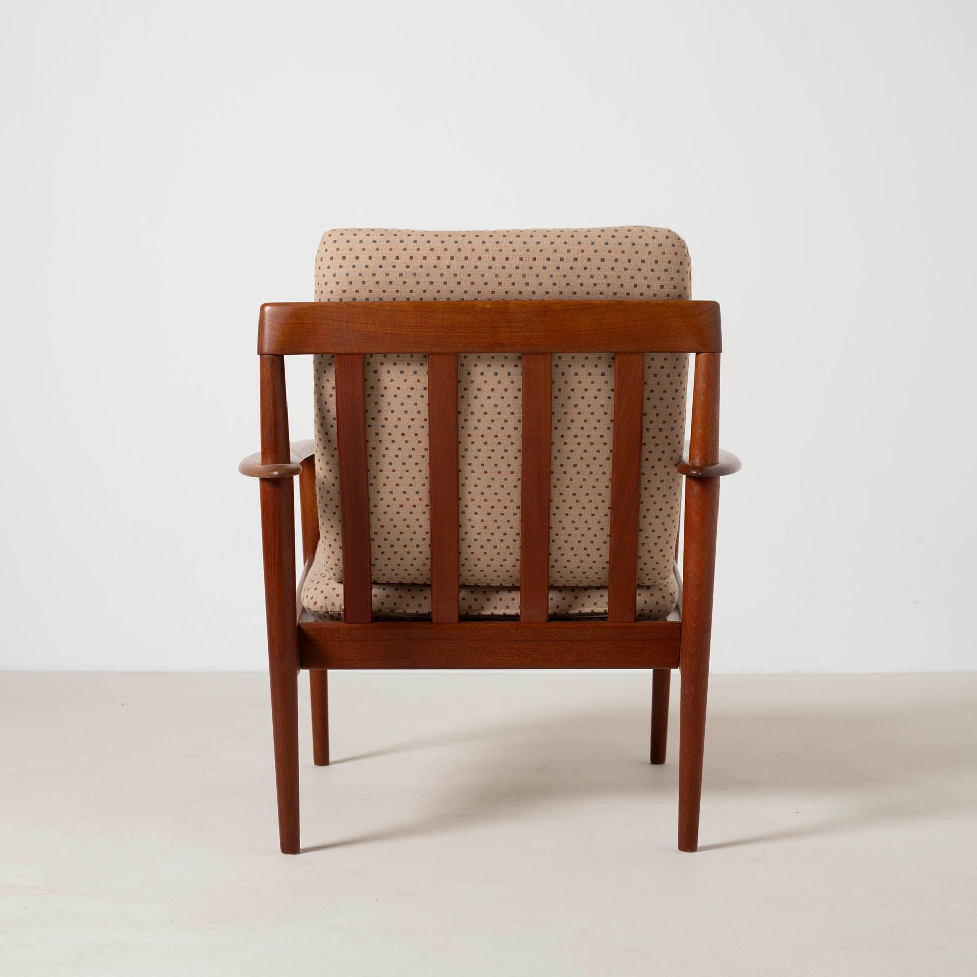 Armchair, brown teak, beige wool, by G. Jalk, Poul Jeppesens Møbelfabrik, Denmark, 1960s. - 300251