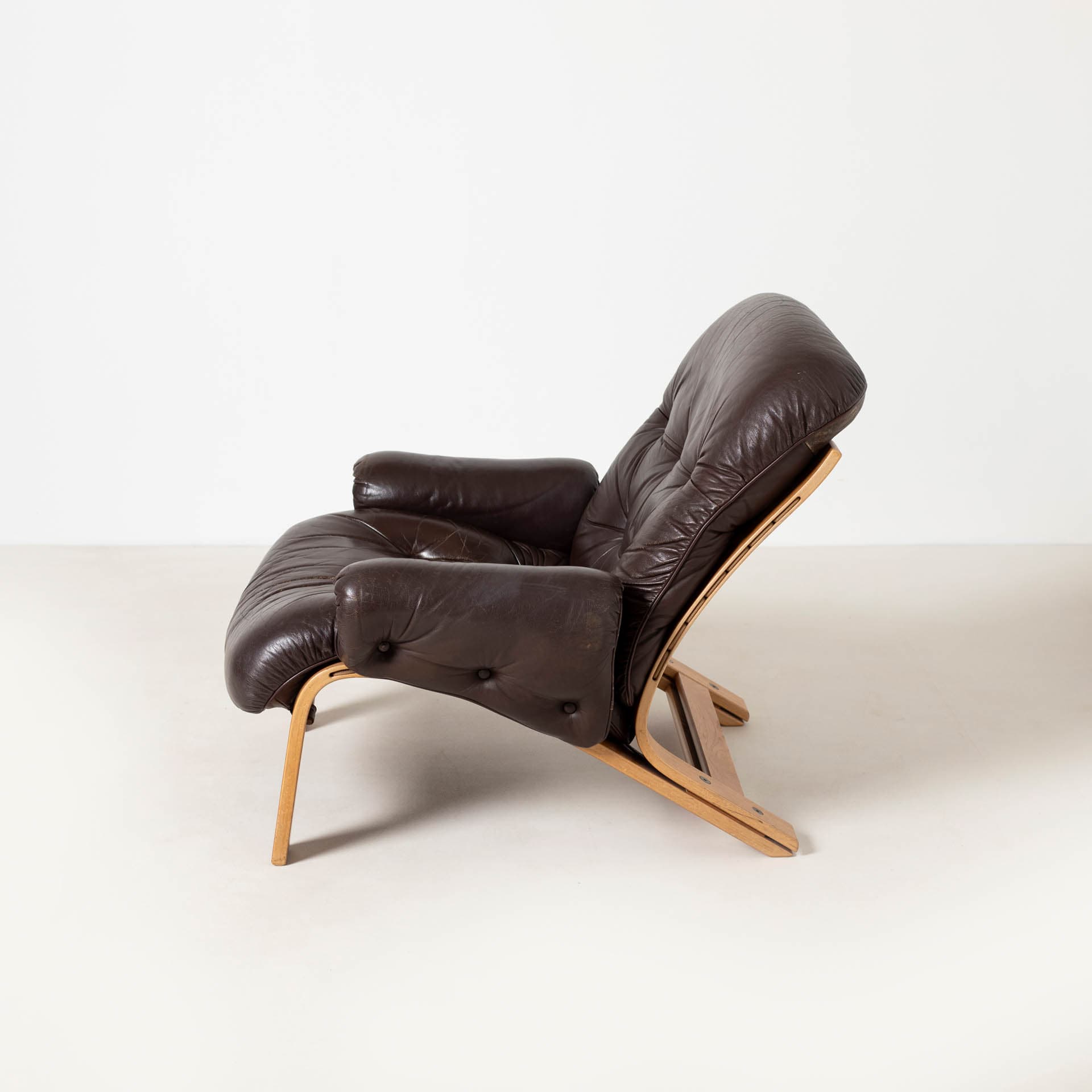 Armchair Ry Wing, brown leather, teak plywood, by E. & N. Solheim, RYBO Mobler, Norway, 1970s. - 300262