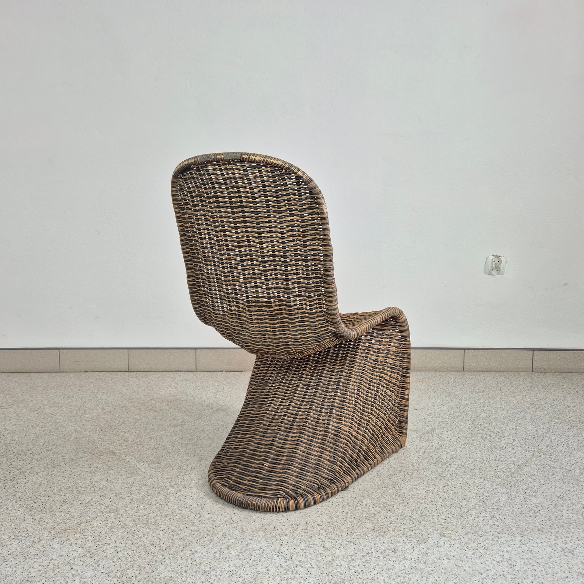 Chair, Verner Panton style, brown multicolor rattan, 1970s. - 300383