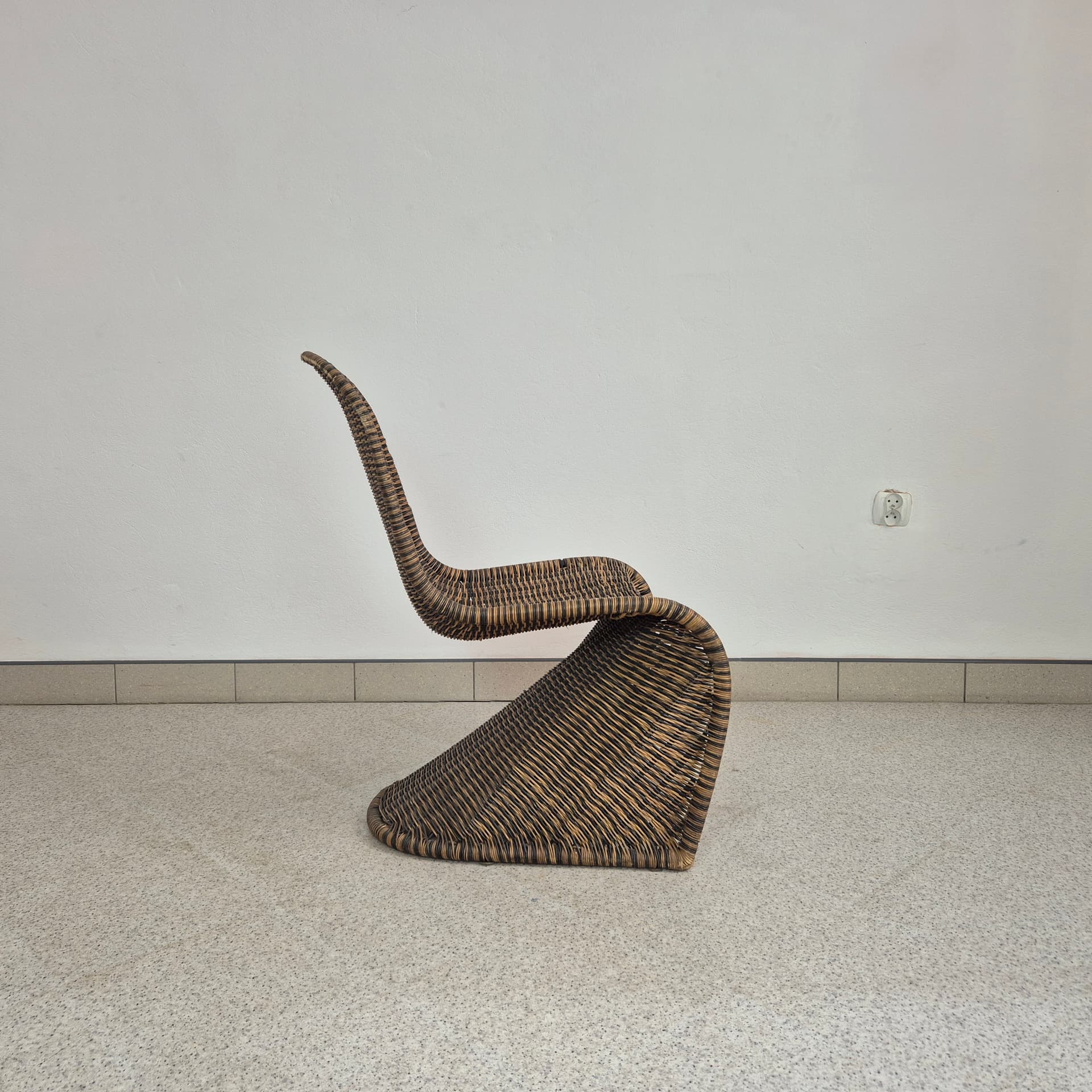 Chair, Verner Panton style, brown multicolor rattan, 1970s. - 300376