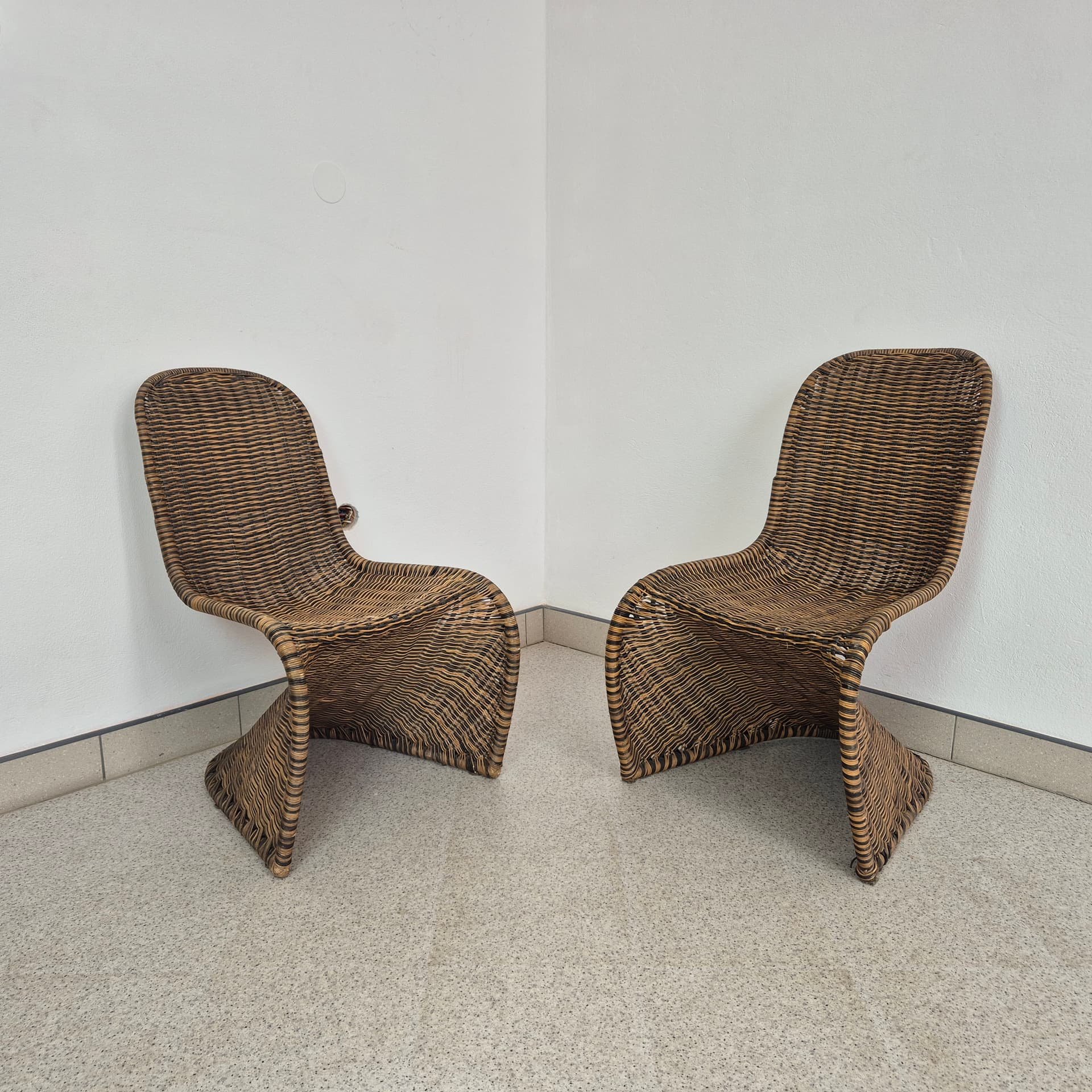 Chair, Verner Panton style, brown multicolor rattan, 1970s. - 300375