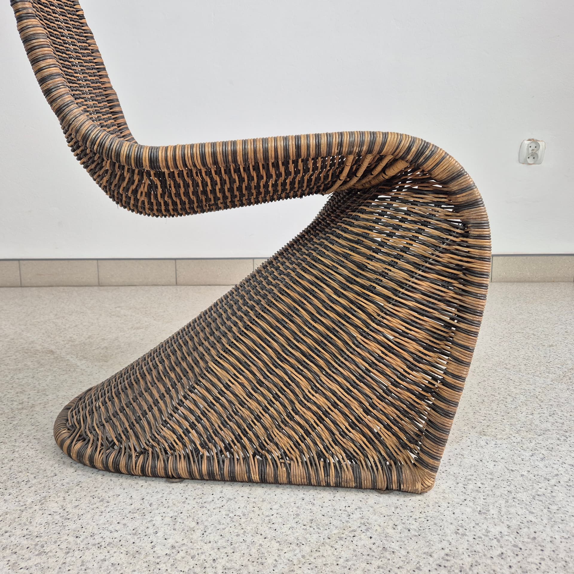 Chair, Verner Panton style, brown multicolor rattan, 1970s. - 300381
