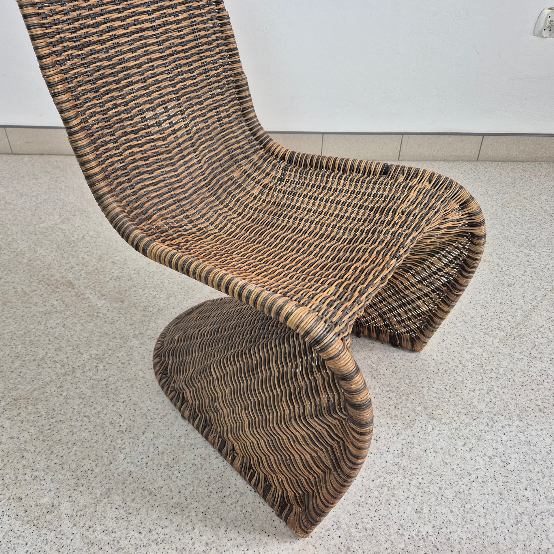 Chair, Verner Panton style, brown multicolor rattan, 1970s. - 300385