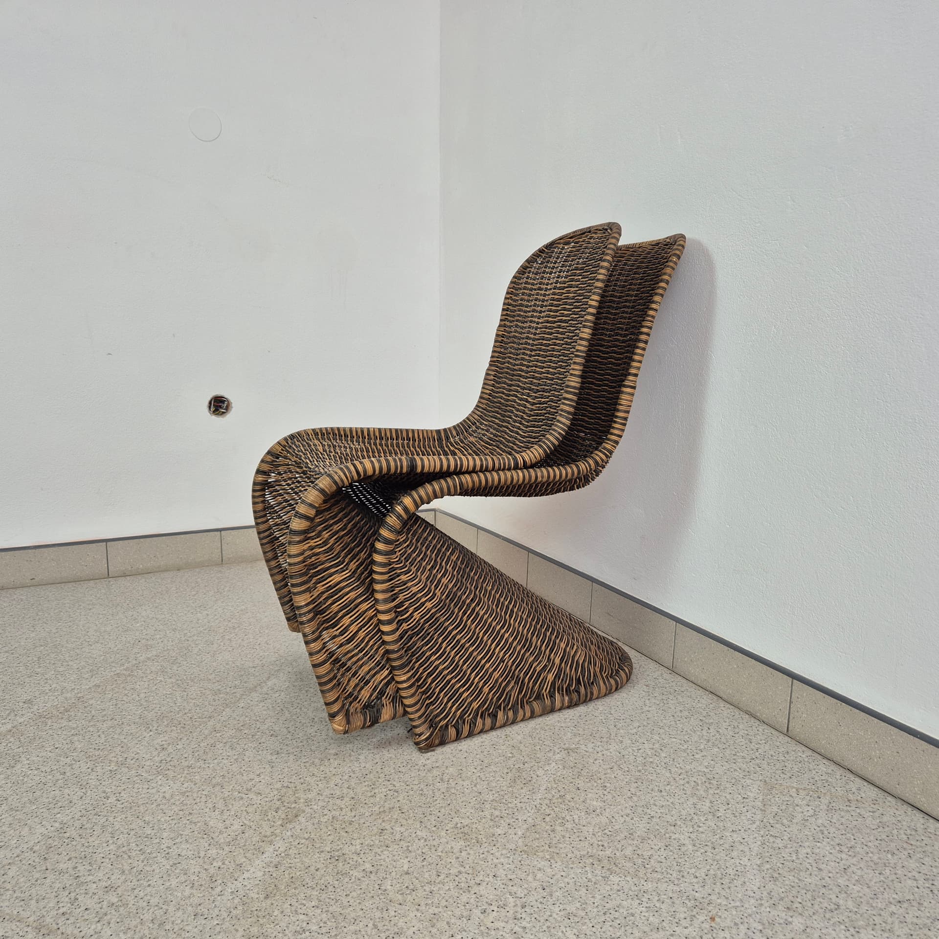 Chair, Verner Panton style, brown multicolor rattan, 1970s. - 300378