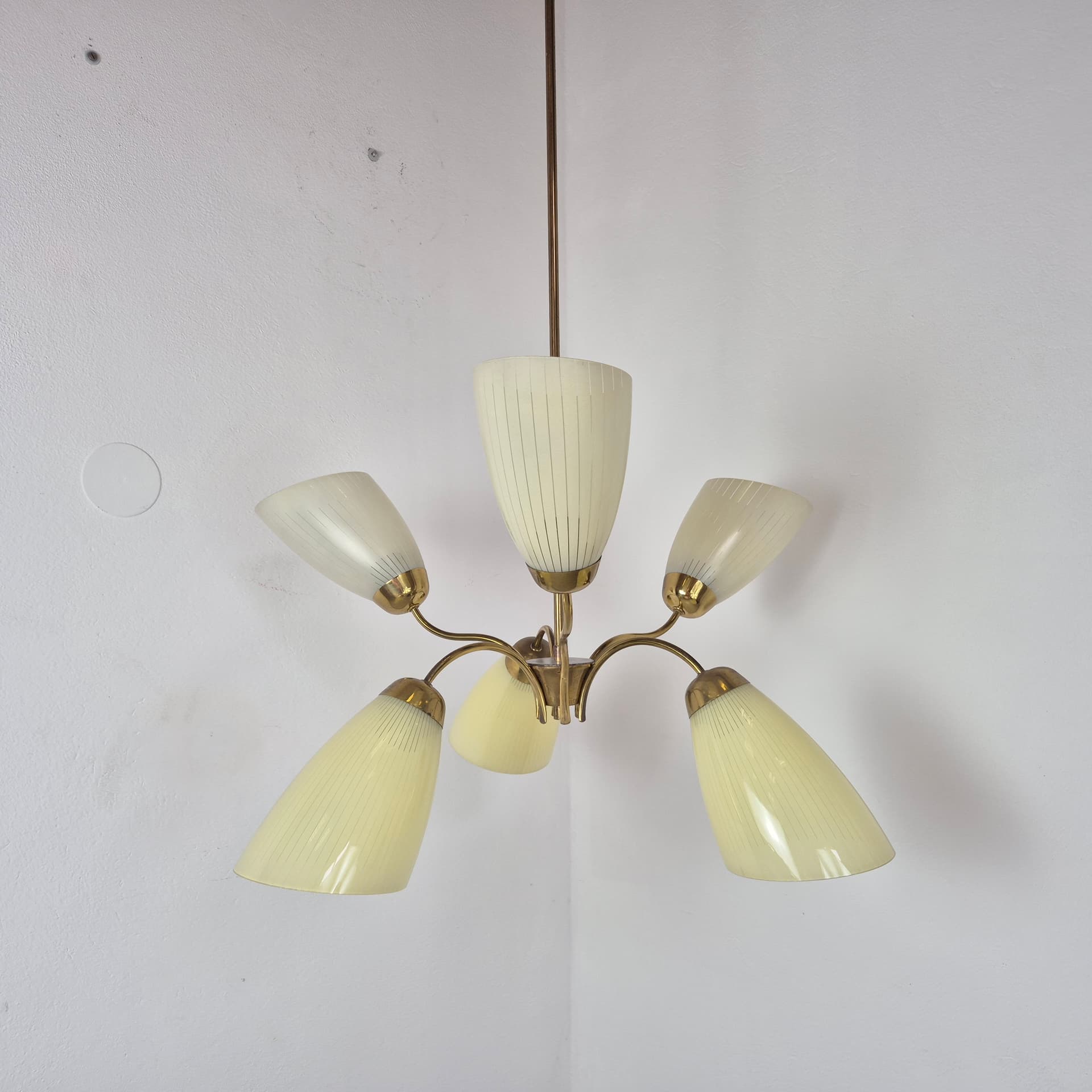 Chandelier Art Deco, cream glass gold brass, Germany, 1950s. - 300389