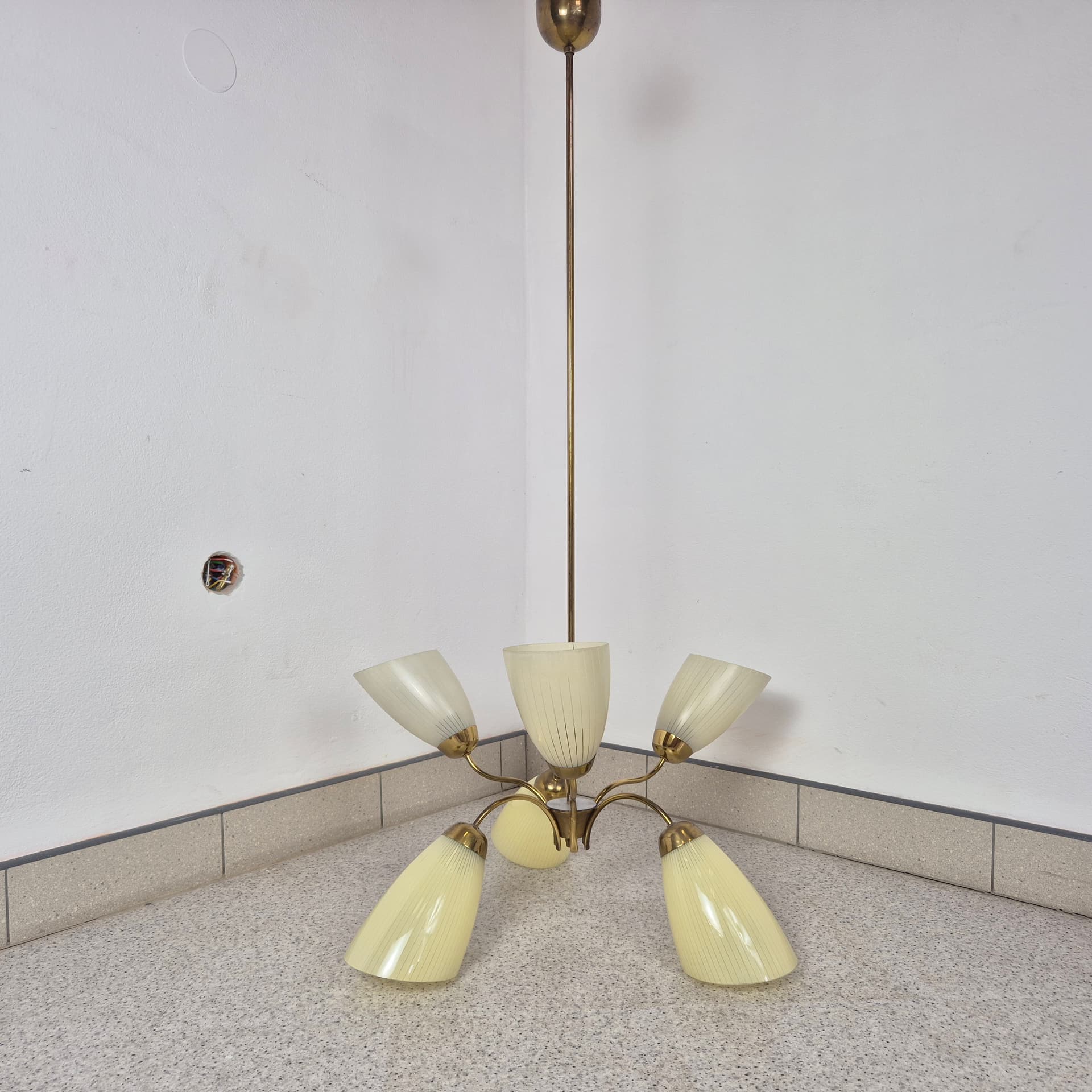 Chandelier Art Deco, cream glass gold brass, Germany, 1950s. - 300395