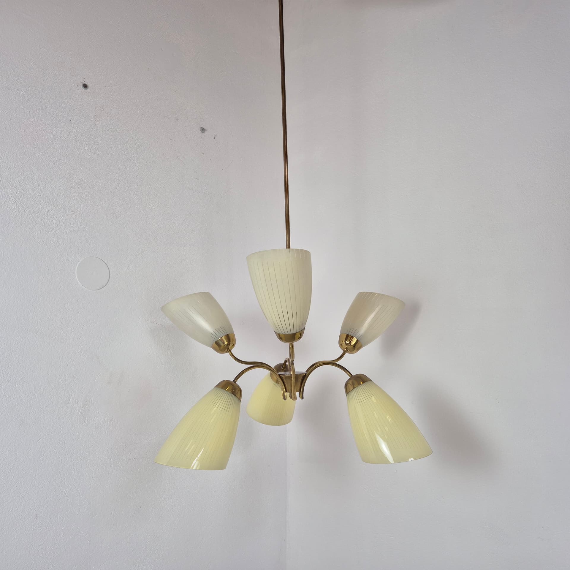 Chandelier Art Deco, cream glass gold brass, Germany, 1950s. - 300390