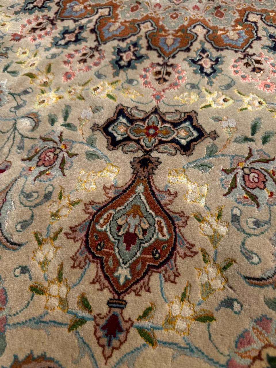 Dywan perski Tabriz, 260x250 cm, beżowy złoty czerwony niebieski zielony, wełna kaszmirowa jedwab, Iran - 300415