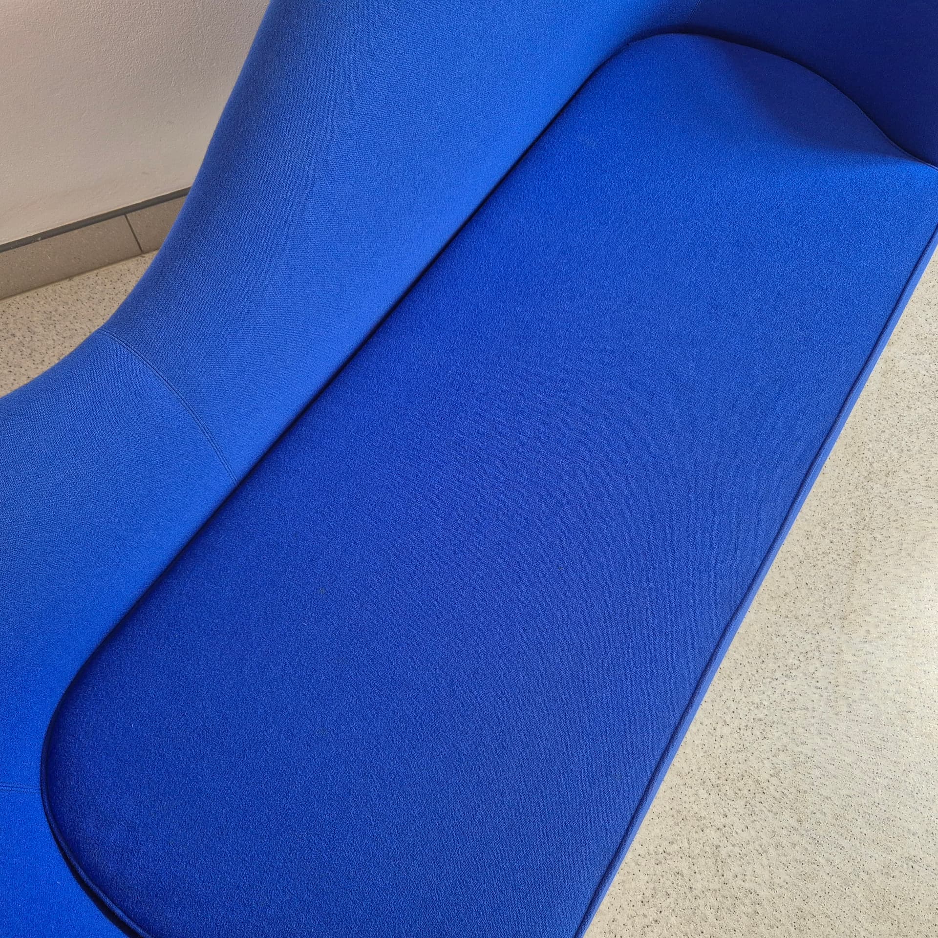 Sofa Grand Piano, blue wool, metal, by G. Olsen, for GUBI, Denmark, 1990s. - 300444
