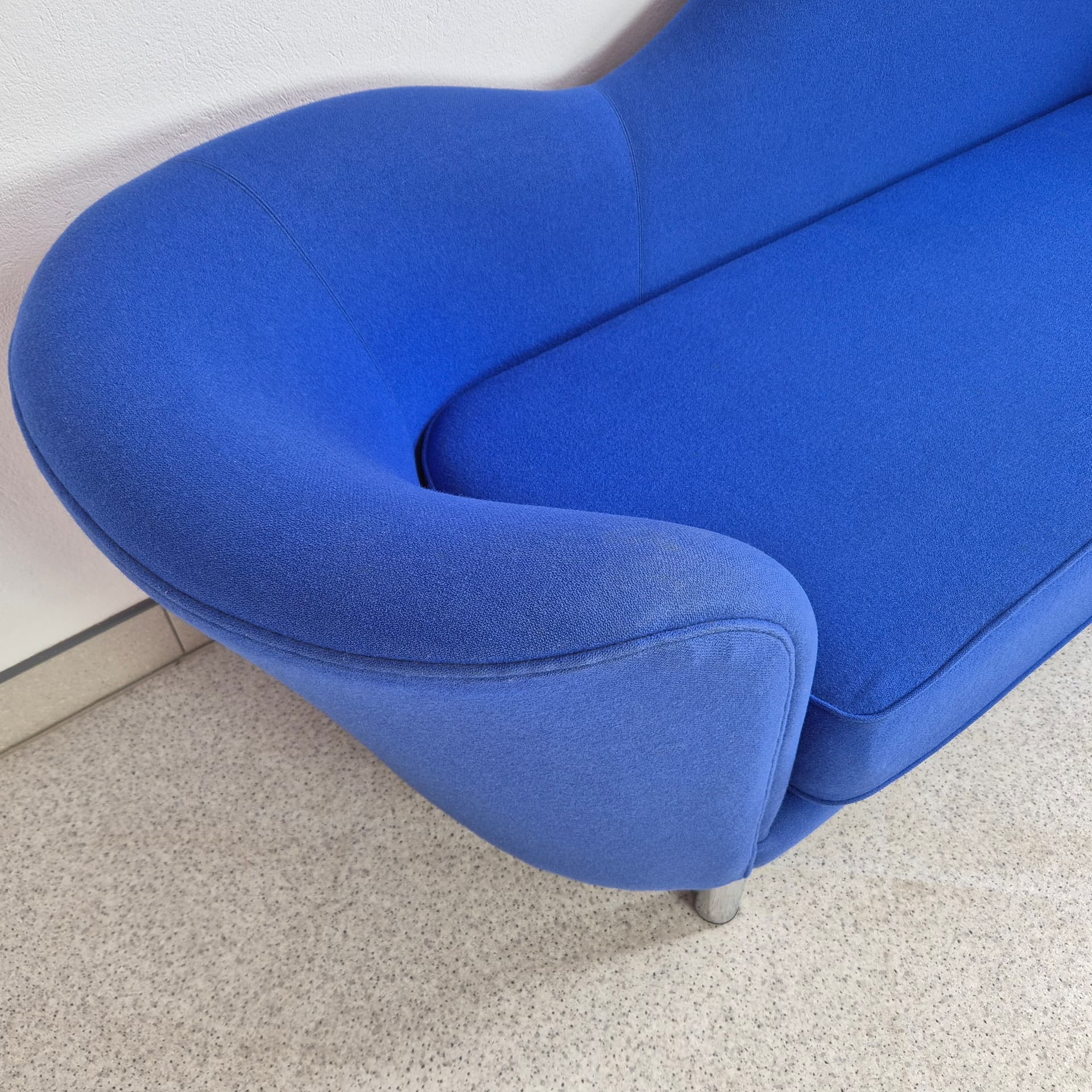 Sofa Grand Piano, blue wool, metal, by G. Olsen, for GUBI, Denmark, 1990s. - 300443