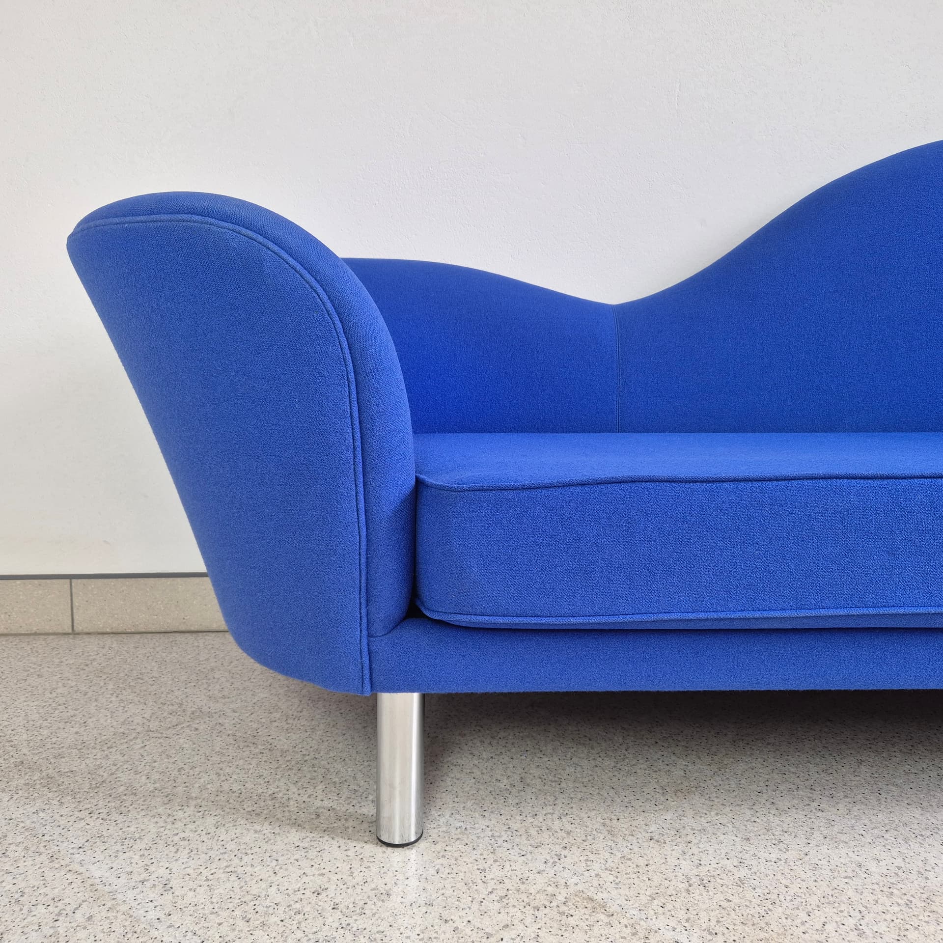 Sofa Grand Piano, blue wool, metal, by G. Olsen, for GUBI, Denmark, 1990s. - 300442