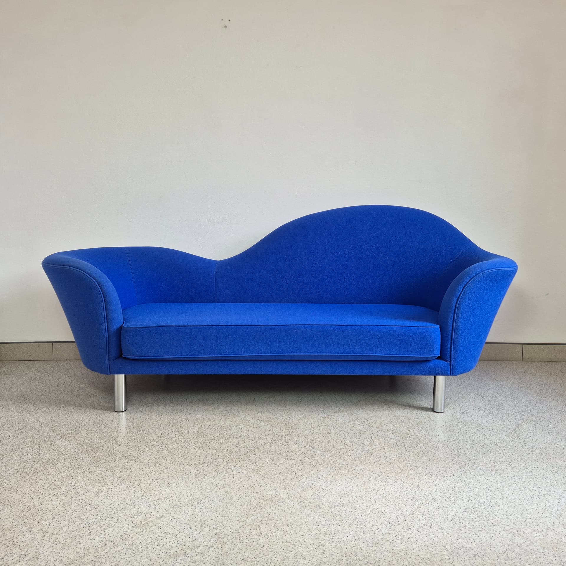 Sofa Grand Piano, blue wool, metal, by G. Olsen, for GUBI, Denmark, 1990s. - 300432