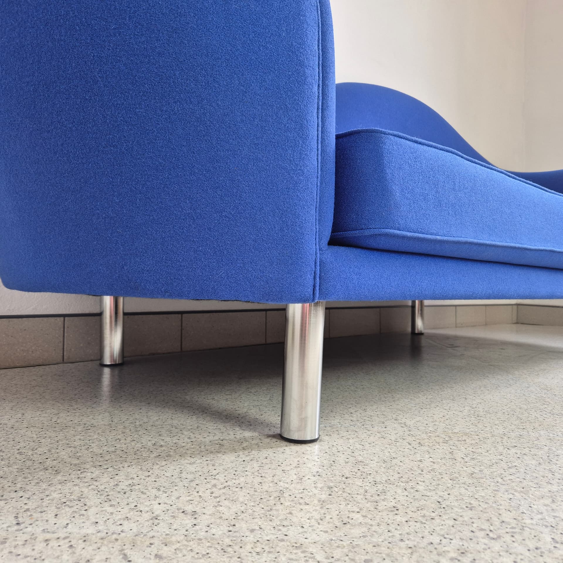 Sofa Grand Piano, blue wool, metal, by G. Olsen, for GUBI, Denmark, 1990s. - 300440
