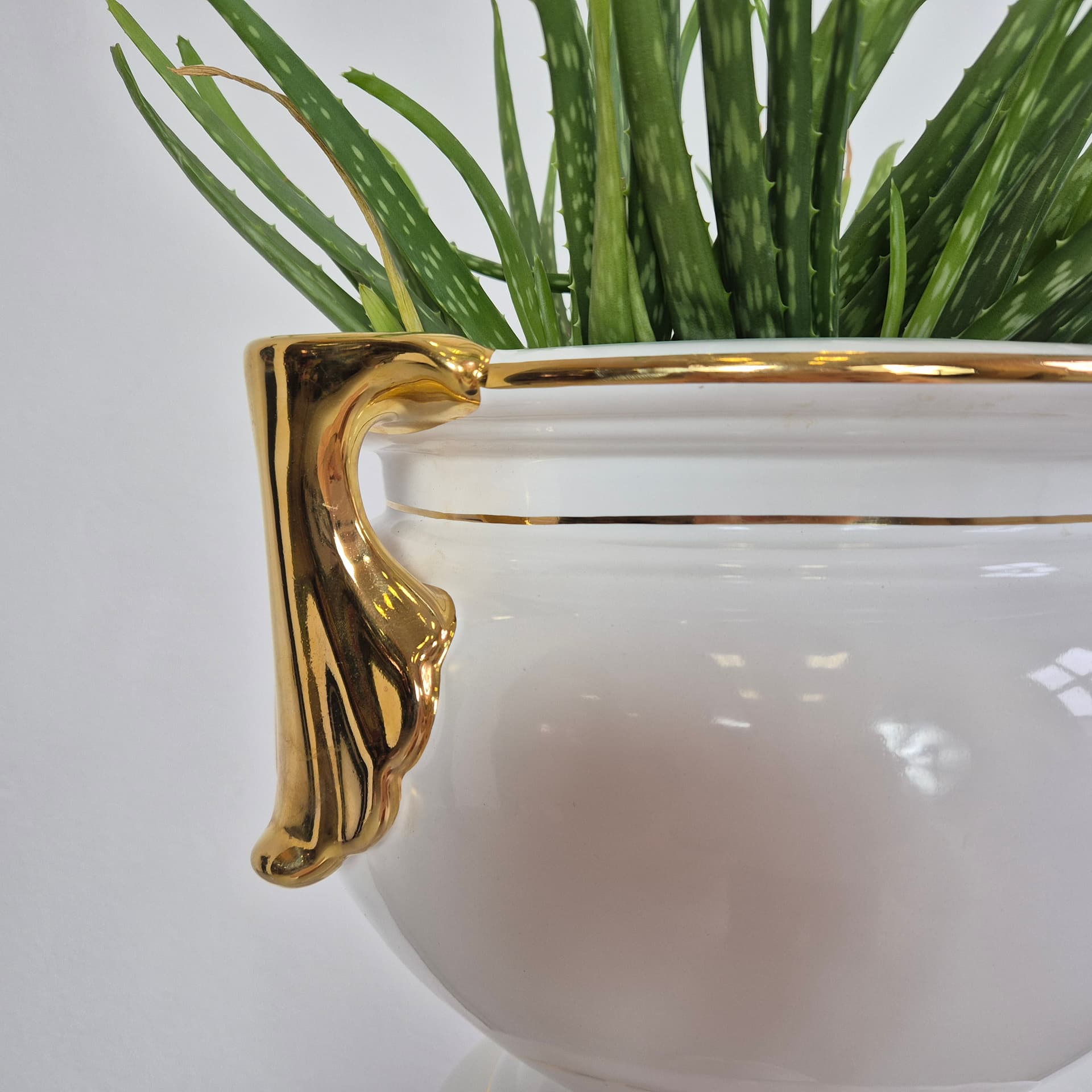 Donica na postumencie, porcelana biała, złoto, Niemcy, lata 80. - 300453
