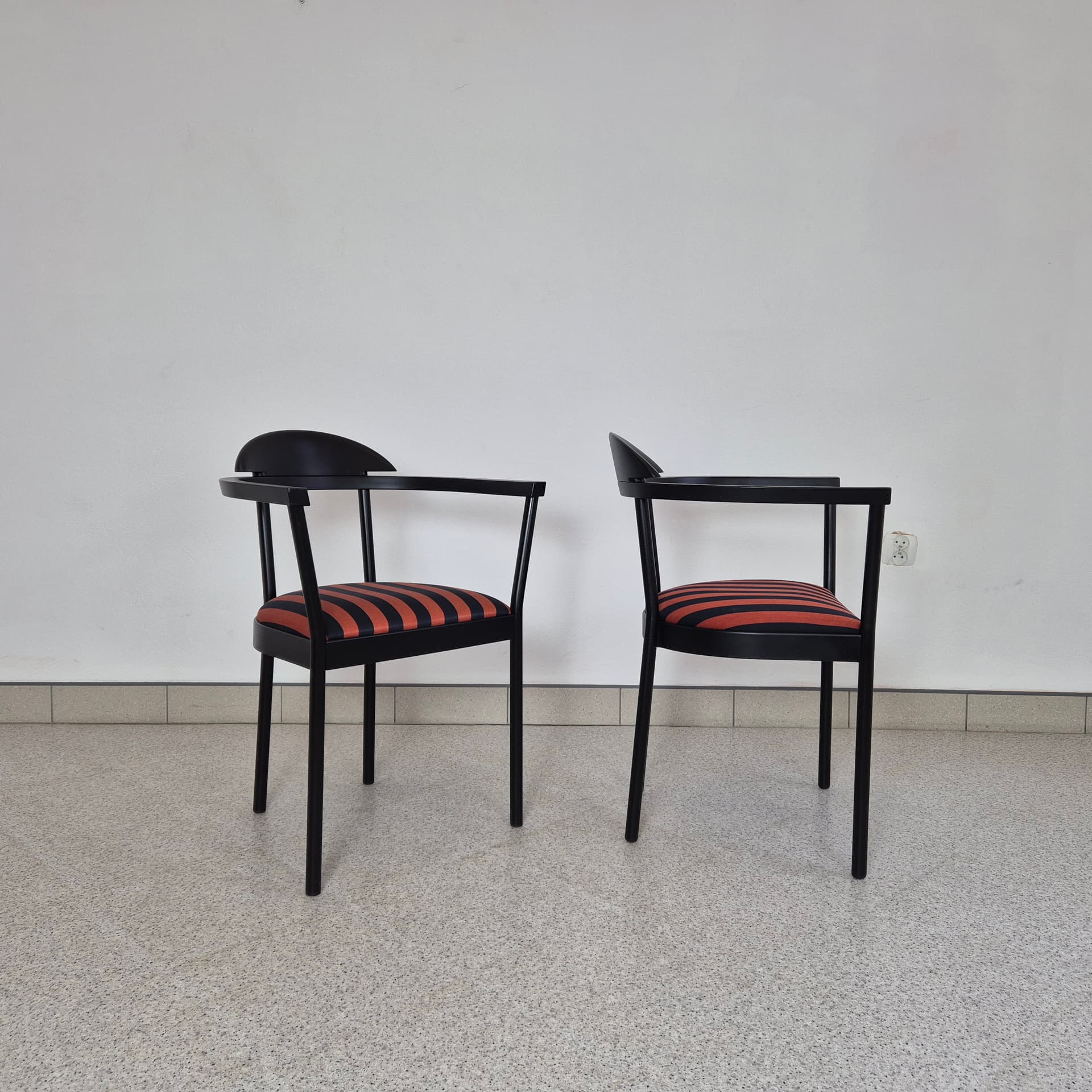 Krzesło, czarny metal, plastik czarny, tkanina czerwono-czarna, Ikea, Szwecja, lata 90. - 300520