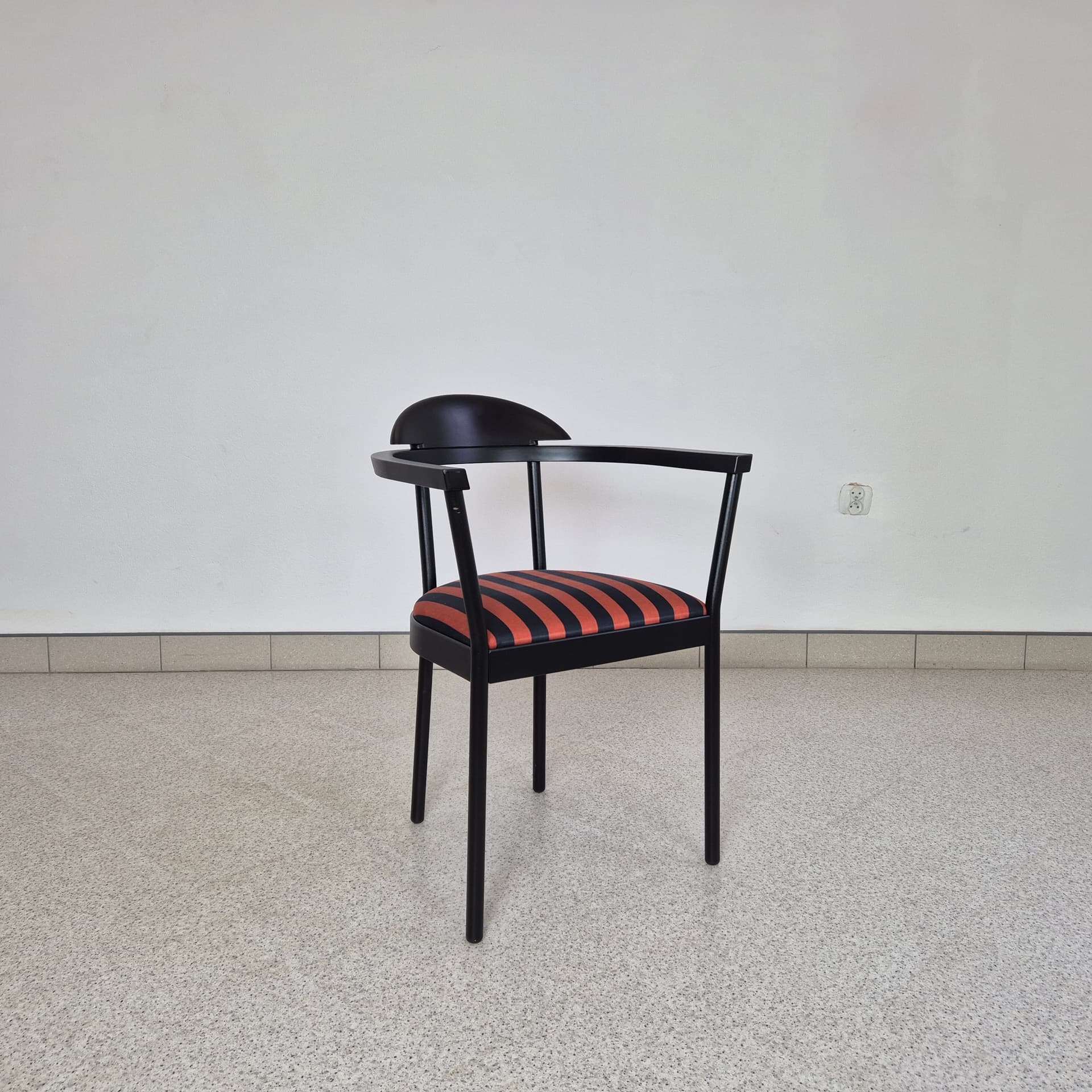 Krzesło, czarny metal, plastik czarny, tkanina czerwono-czarna, Ikea, Szwecja, lata 90. - 300524