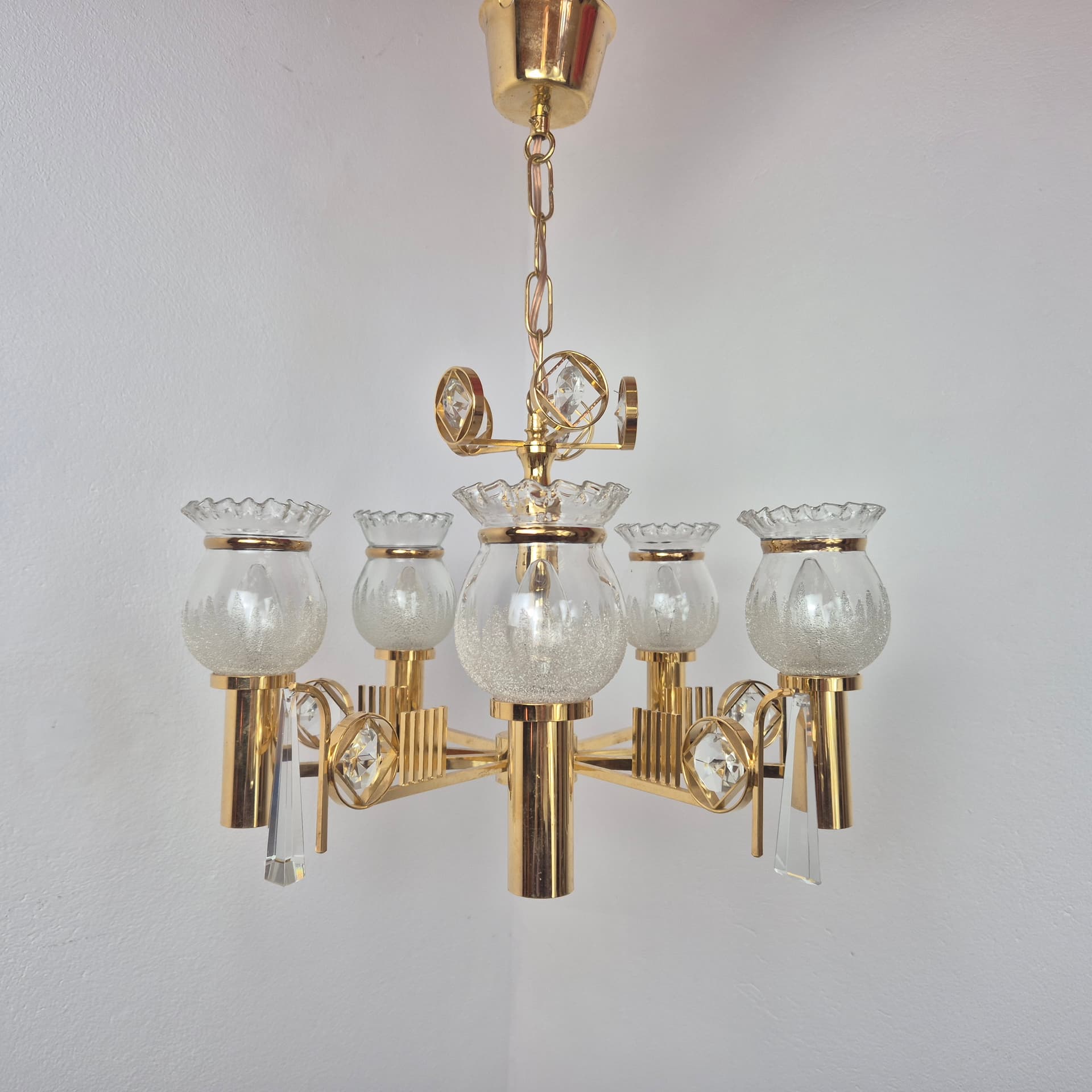 Chandelier, gold brass, transparent glass, Norway, 1970s. - 300582