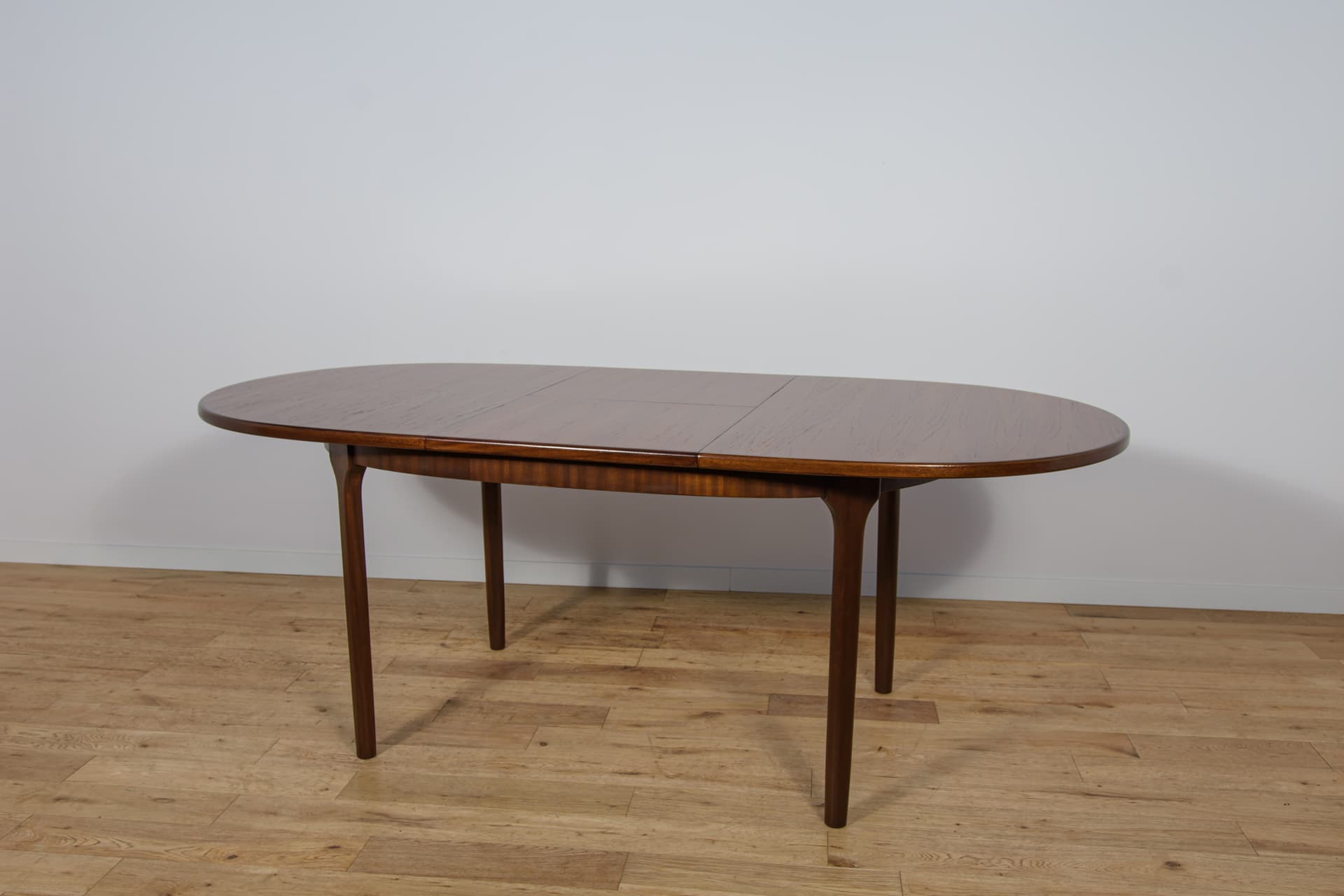 Stół rozkładany owalny, teak brązowoczerwony, McIntosh, Wielka Brytania, lata 60. - 300642