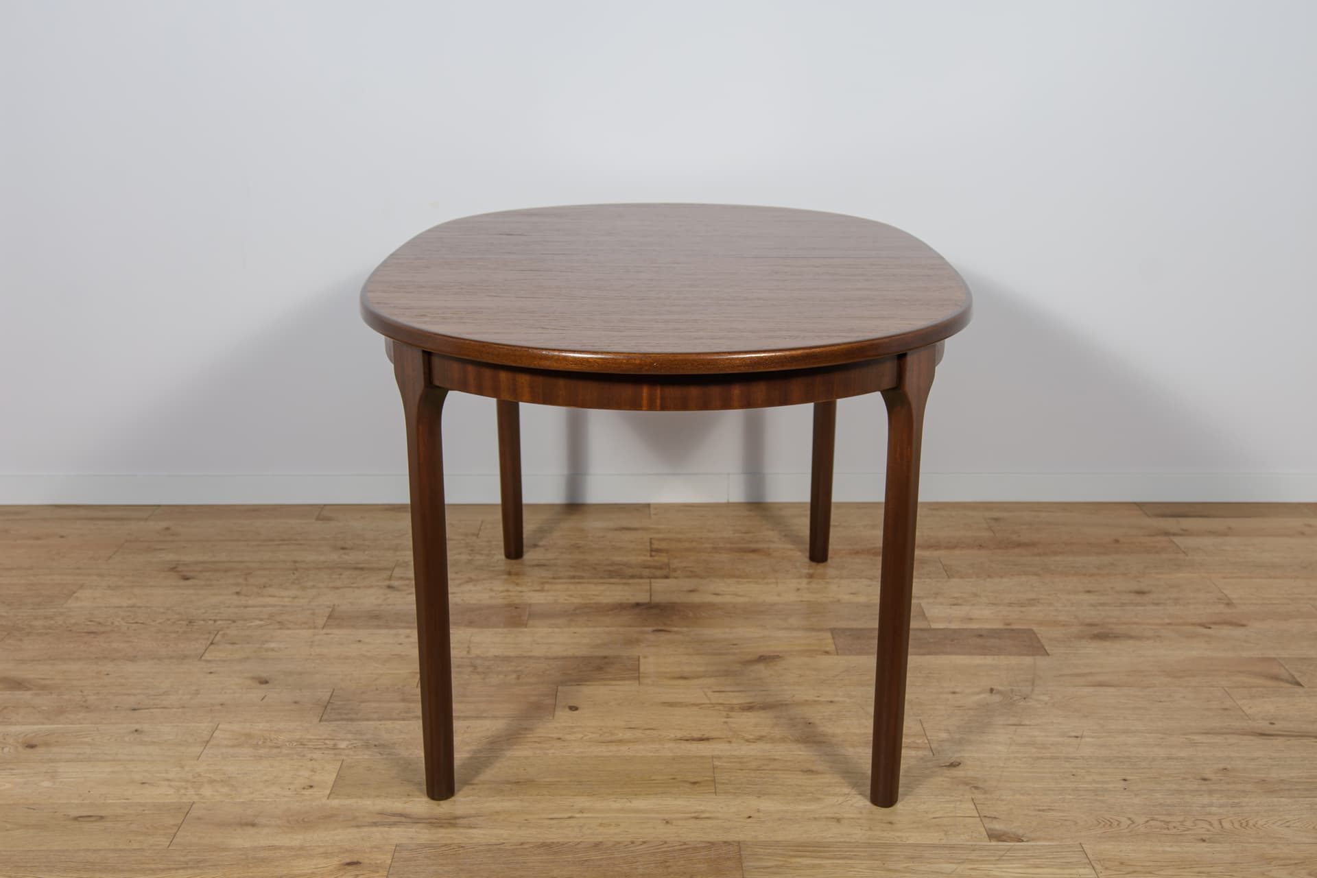 Stół rozkładany owalny, teak brązowoczerwony, McIntosh, Wielka Brytania, lata 60. - 300646