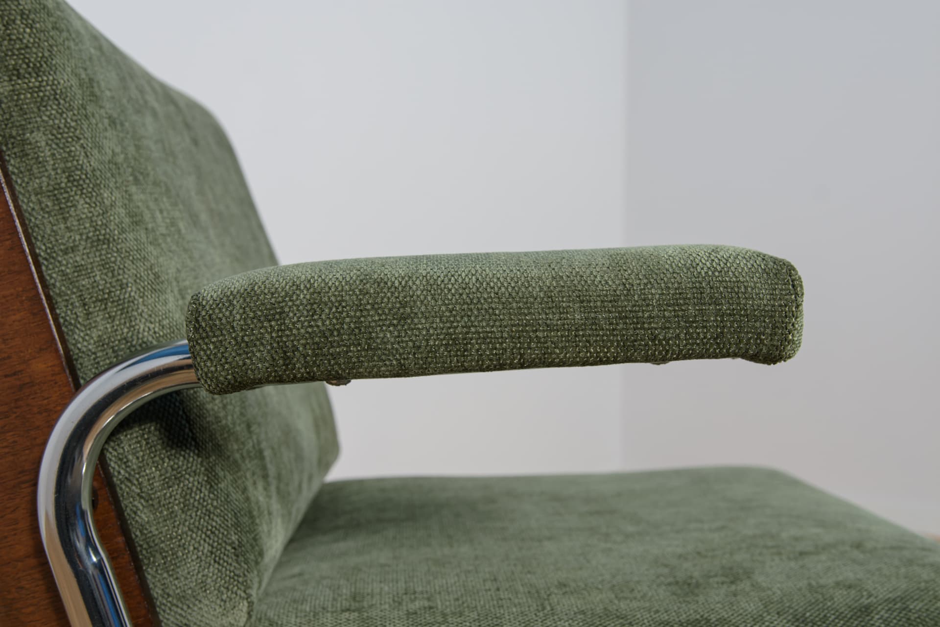 Set of Six Armchairs, olive green, synthetic fabric, teak, chrome, United Kingdom, 1970s. - 300661