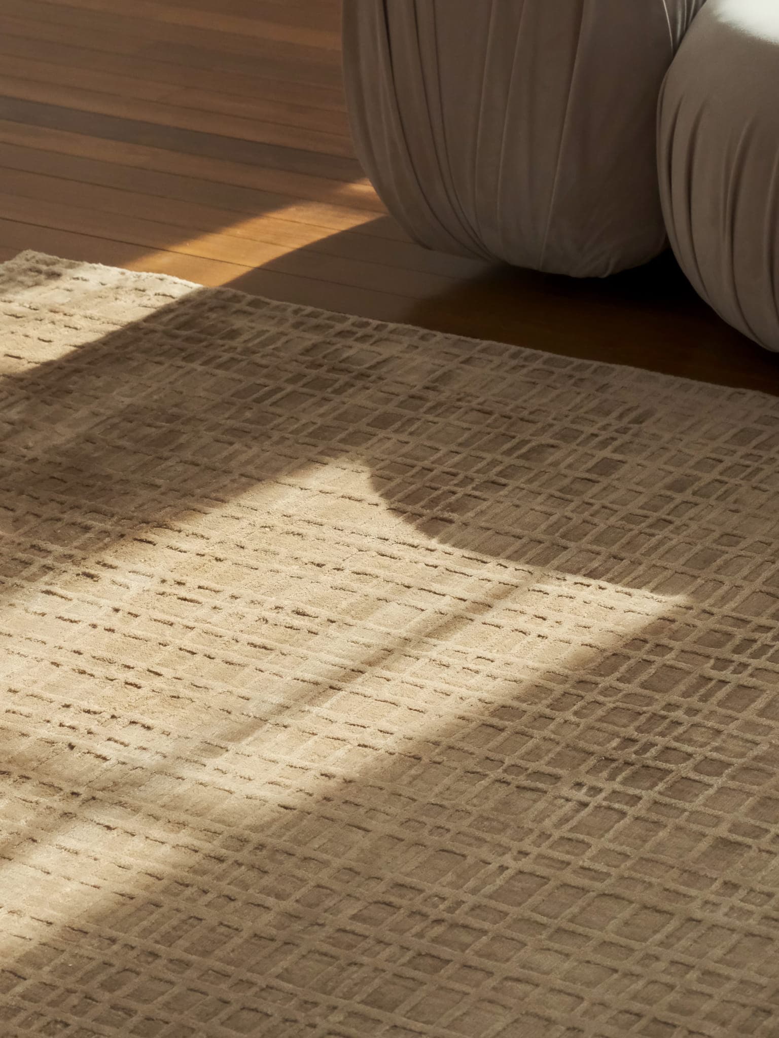 Dywan ÉCLAIR 140cm x 200cm, tencel, beżowy, złoty, Tapis Atelier - 300780