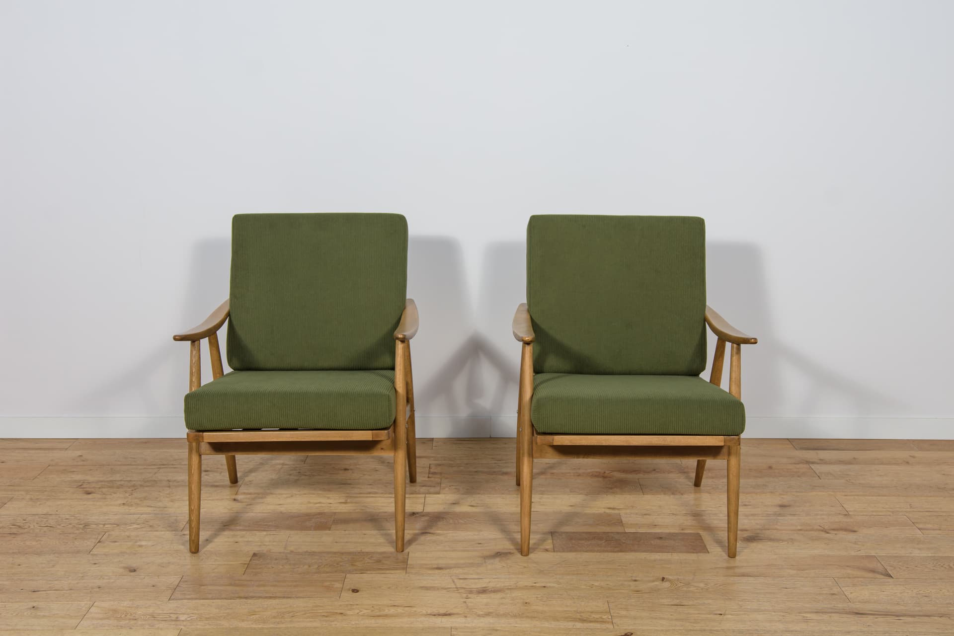 Pair of armchairs, green wool, beech walnut, TON, Czechoslovakia, 1960s. - 300849