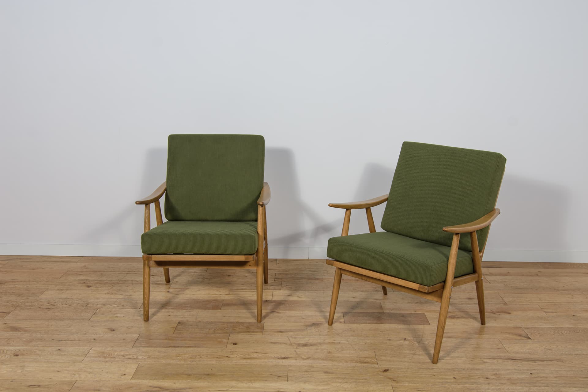 Pair of armchairs, green wool, beech walnut, TON, Czechoslovakia, 1960s. - 300848