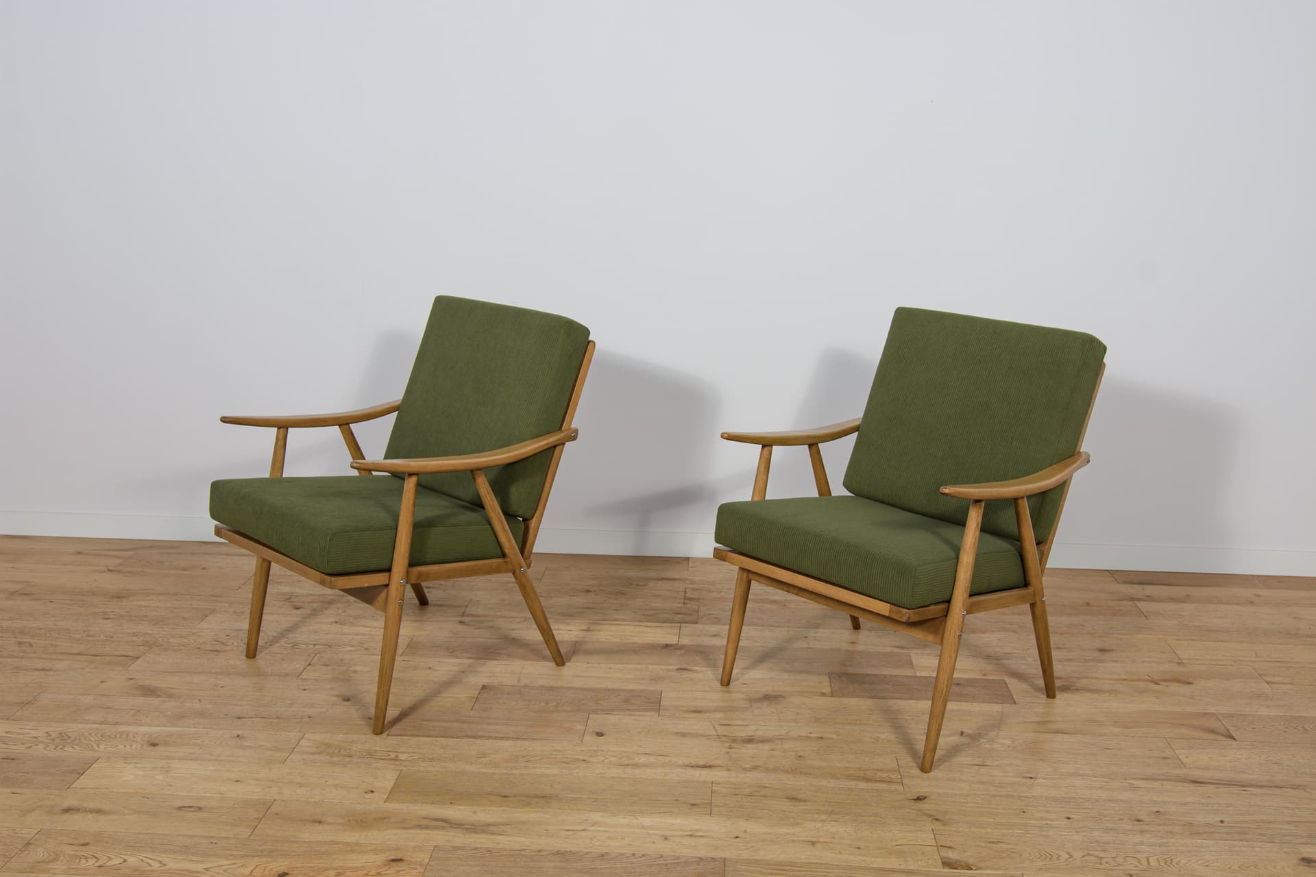 Pair of armchairs, green wool, beech walnut, TON, Czechoslovakia, 1960s. - 300852