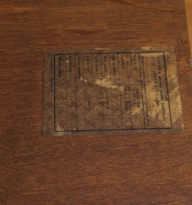 Stół rozkładany, dąb brązowy, aluminium złoty, proj. B. Landsman, Jitona, Czechosłowacja, lata 60. - 301286