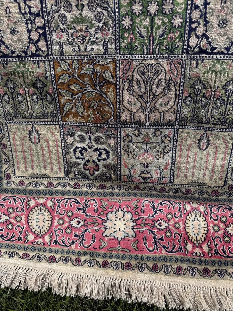 Dywan Ghoum, 175x94 cm, jedwab malinowy róż, bawełna kość słoniowa, Indie - 301618