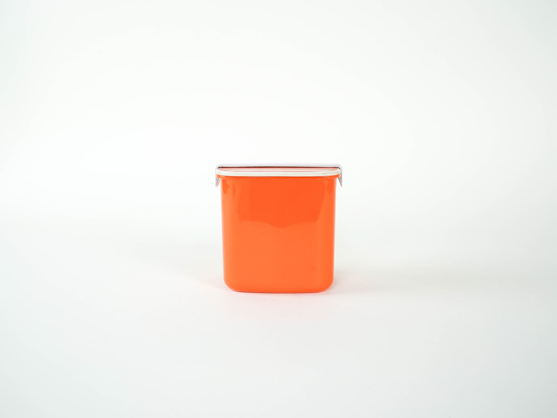 Pojemnik kuchenny, pomarańczowy biały, plastik, Dania, lata 70. - 301658