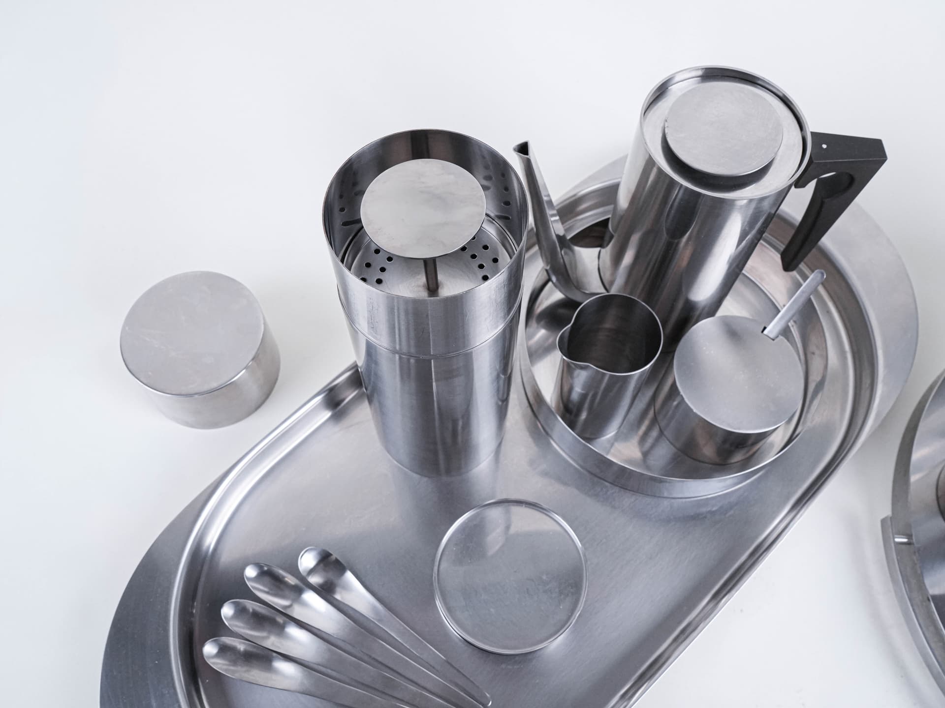 Serving set, silver stainless steel, black plastic, by A. Jacobsen, Denmark, 1960s. - 302325