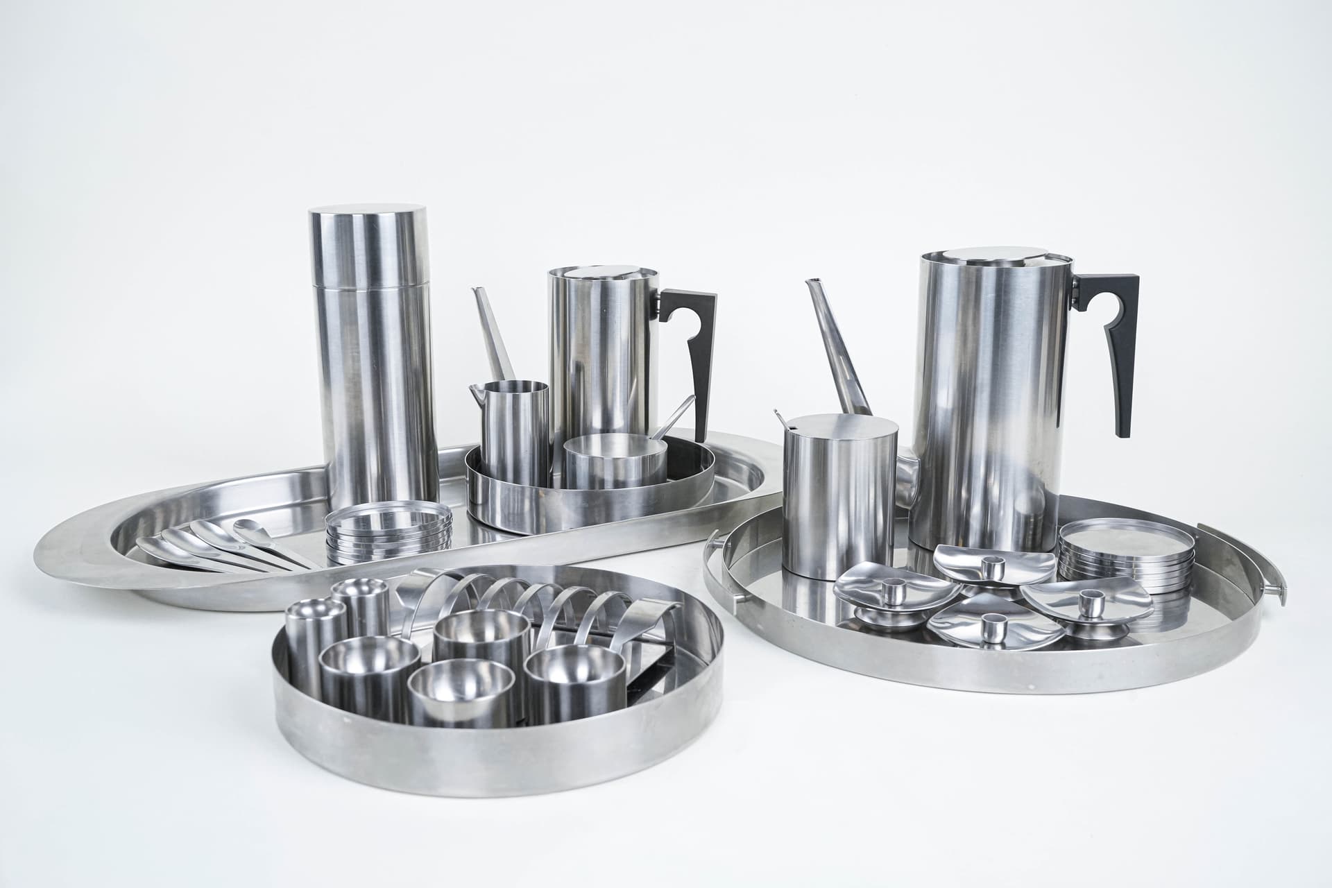 Serving set, silver stainless steel, black plastic, by A. Jacobsen, Denmark, 1960s. - 302318