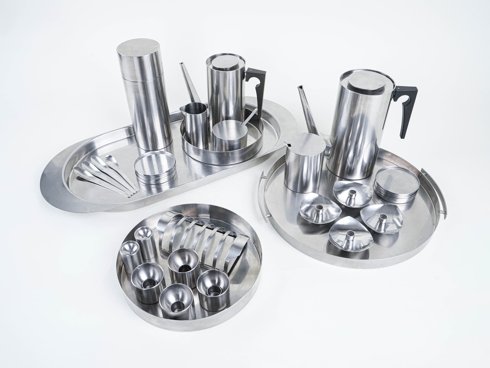 Serving set, silver stainless steel, black plastic, by A. Jacobsen, Denmark, 1960s. - 302321