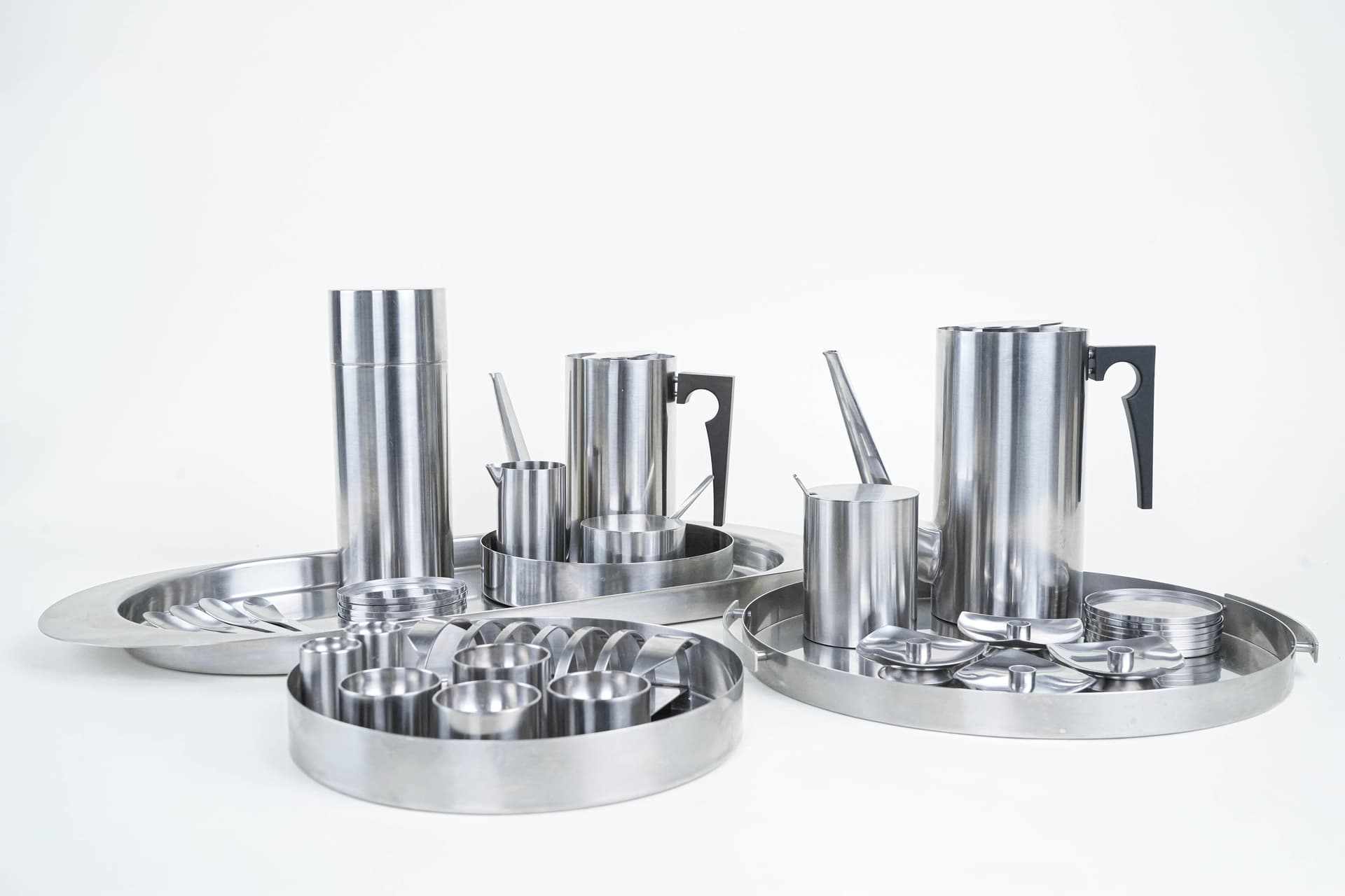 Serving set, silver stainless steel, black plastic, by A. Jacobsen, Denmark, 1960s. - 302319