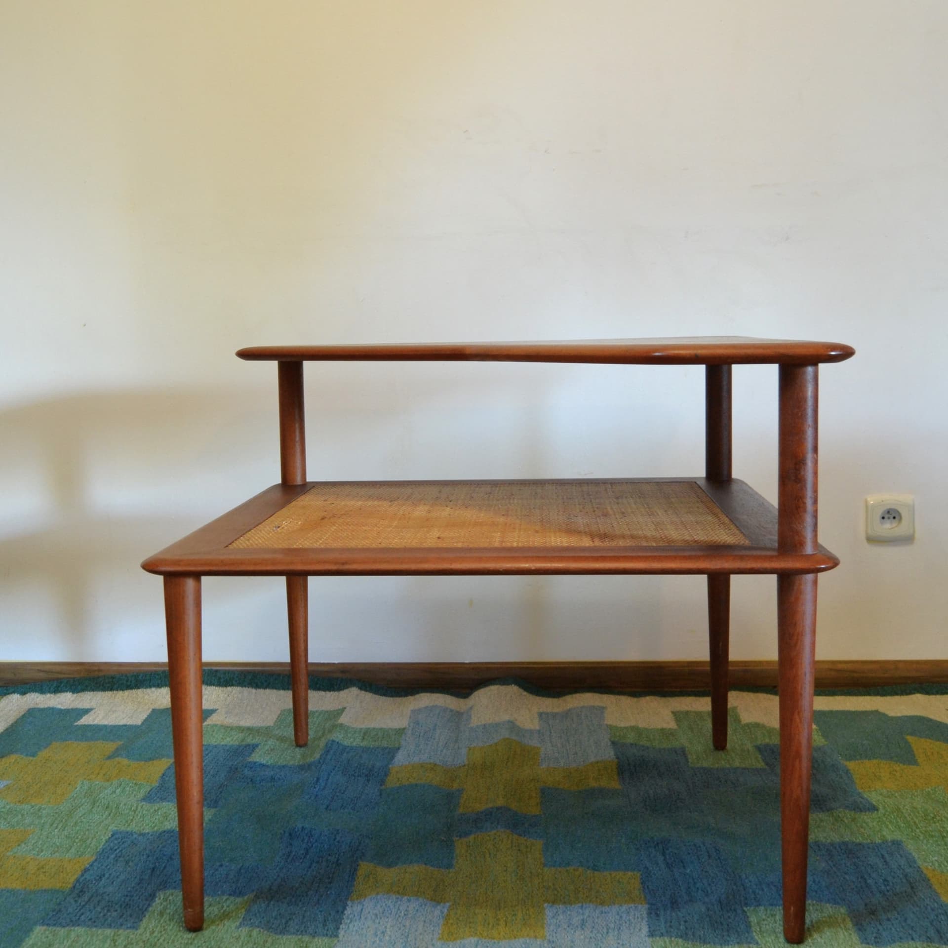 Stolik narożny, teak brązowy, rattan naturalny, proj. P. Hvidt & O. Mølgaard Nielsen, France & Son, Dania, lata 60. - 79195