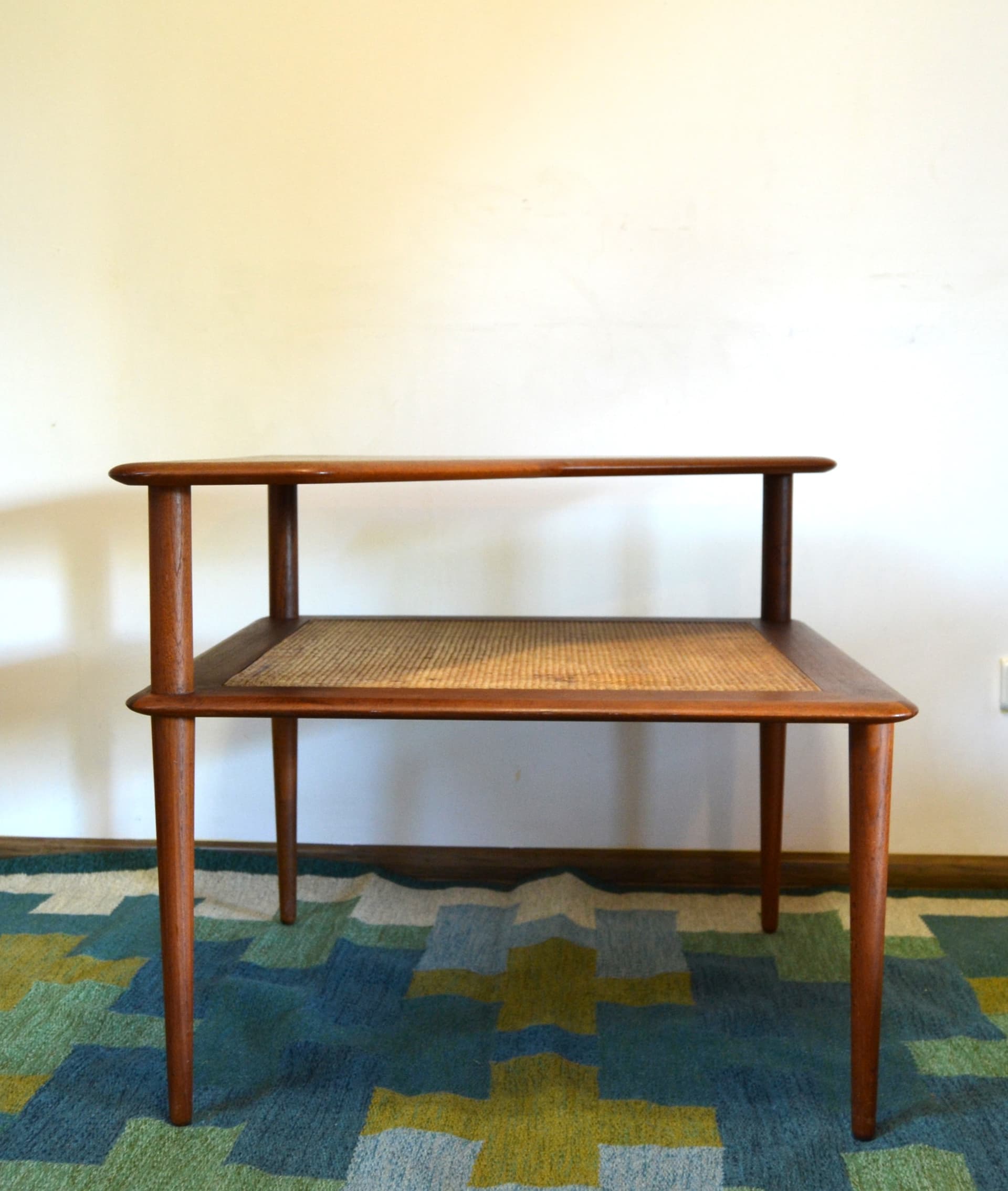 Stolik narożny, teak brązowy, rattan naturalny, proj. P. Hvidt & O. Mølgaard Nielsen, France & Son, Dania, lata 60. - 79194