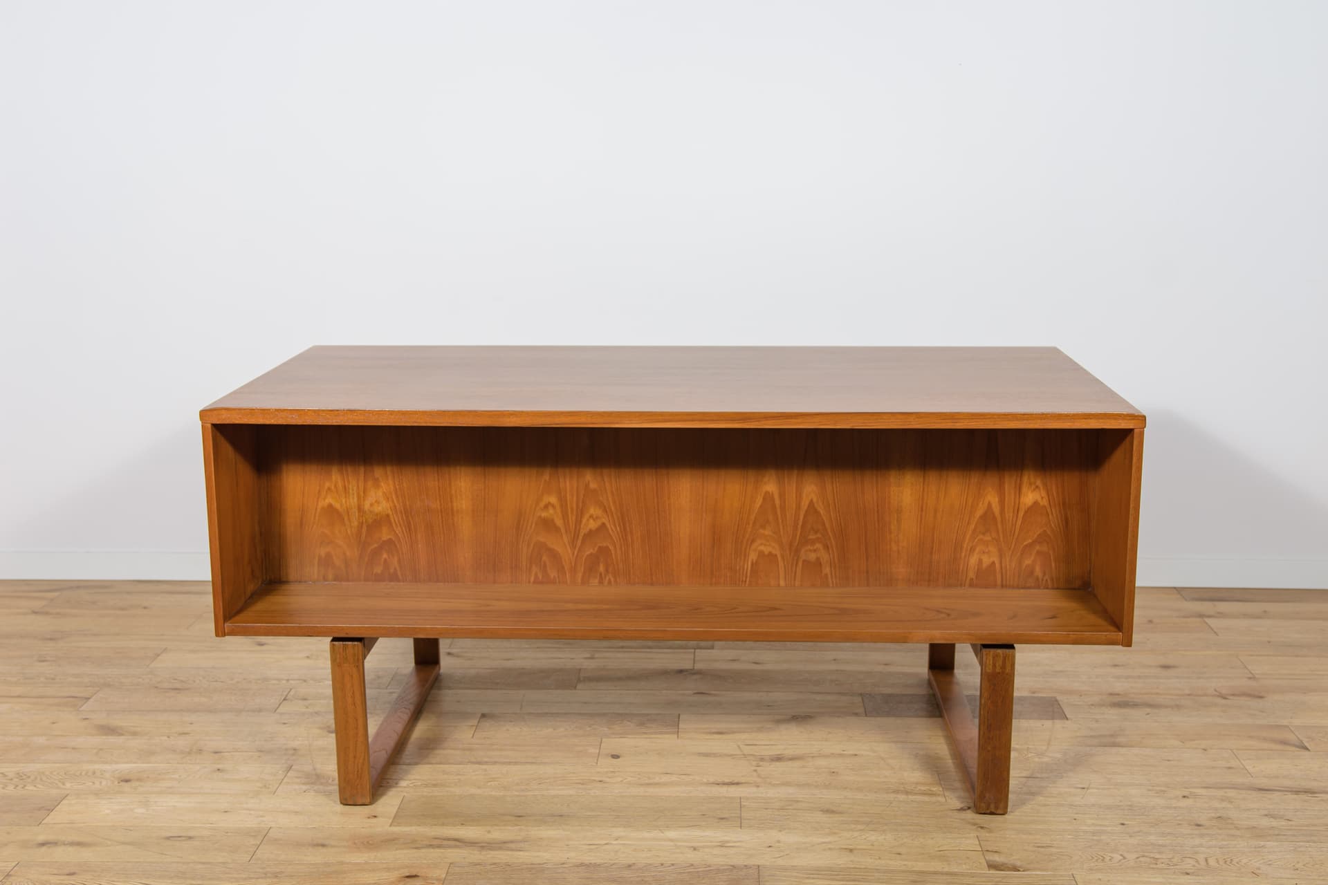 Biurko wolnostojące, teak brązowy złoty, proj. H. Jensen & T. Valeur, Dania, lata 60. - 302479