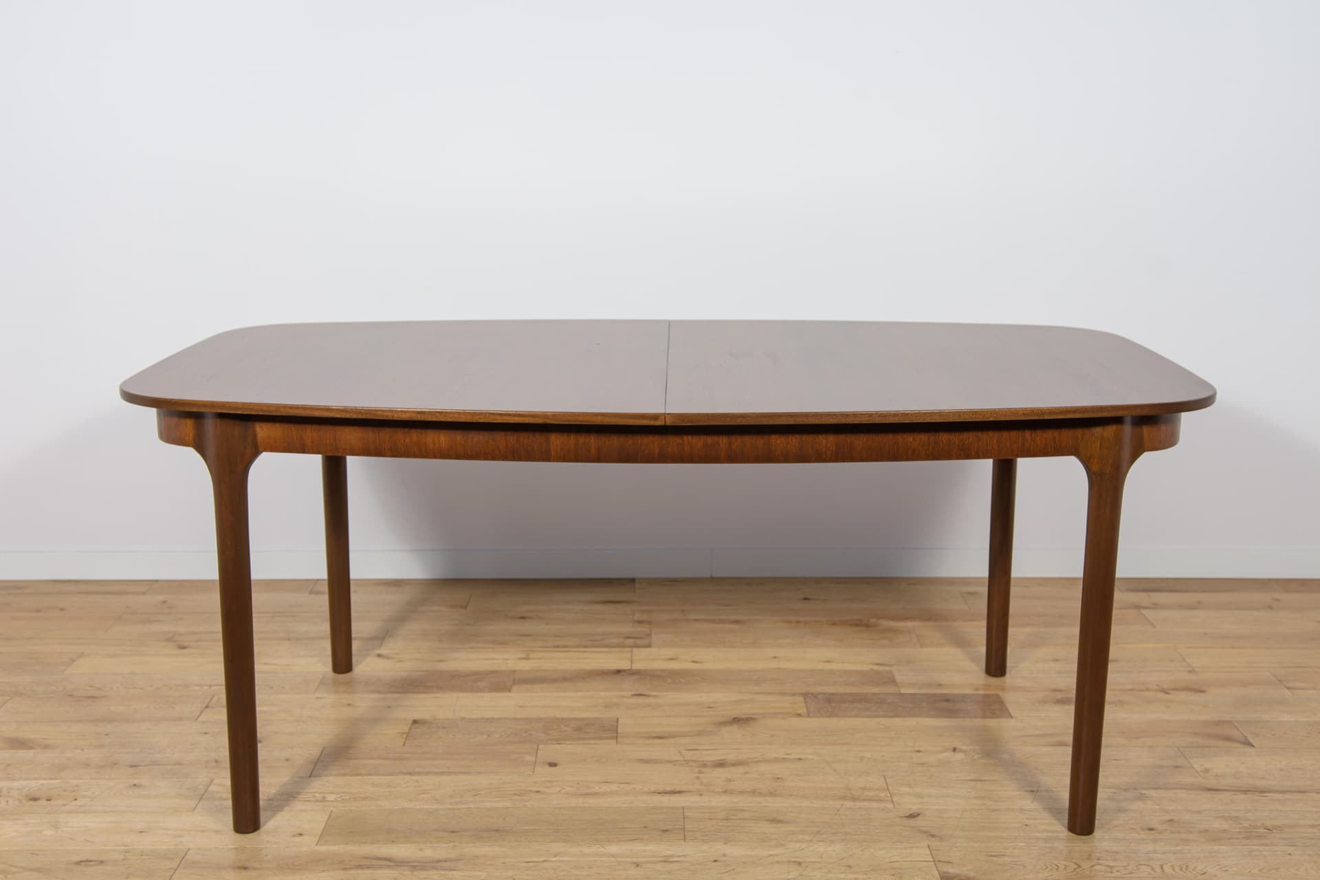 Oval Extendable Table, mahogany brown red, McIntosh, United Kingdom, 1960s. - 302860
