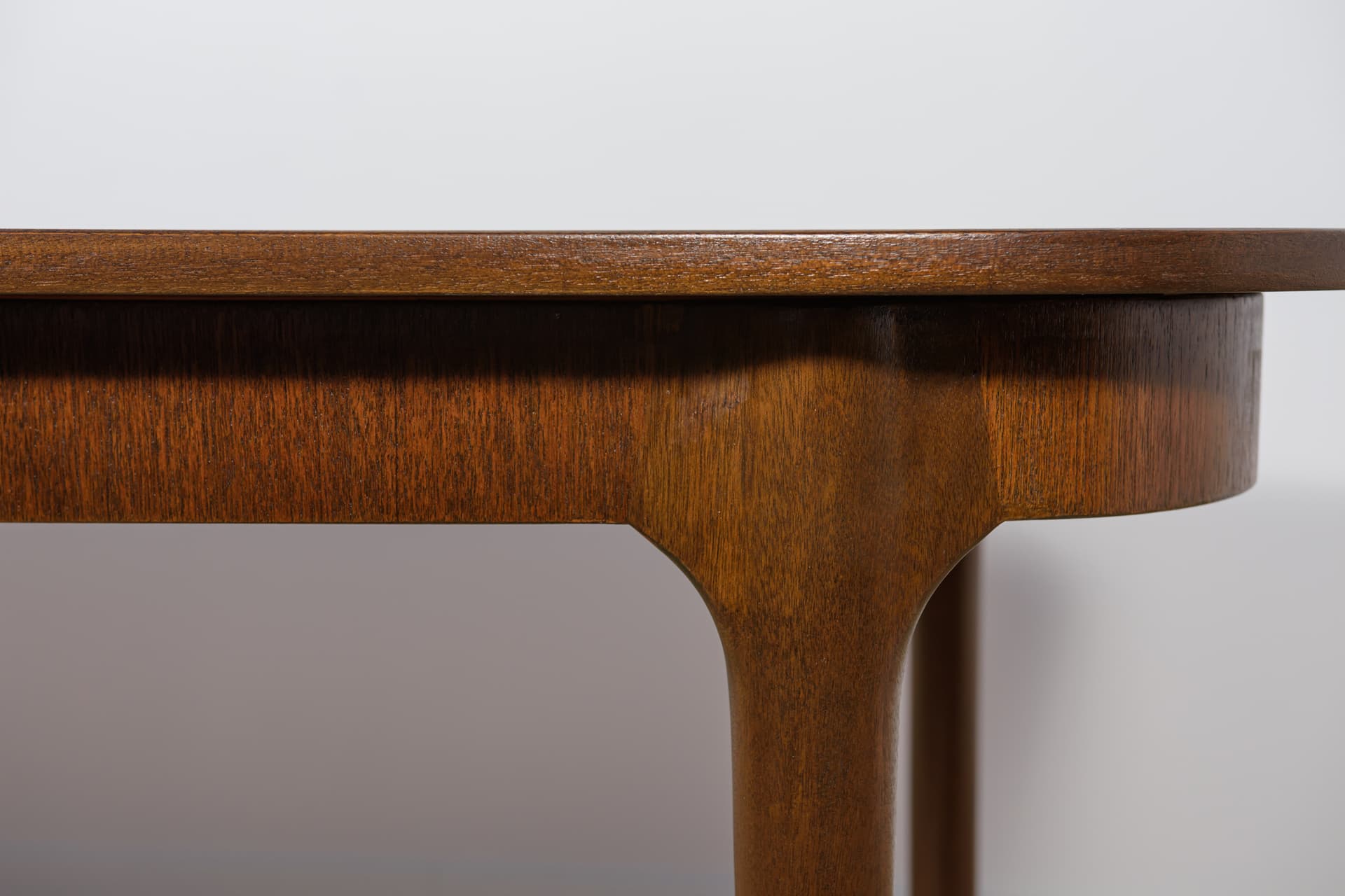 Oval Extendable Table, mahogany brown red, McIntosh, United Kingdom, 1960s. - 302870