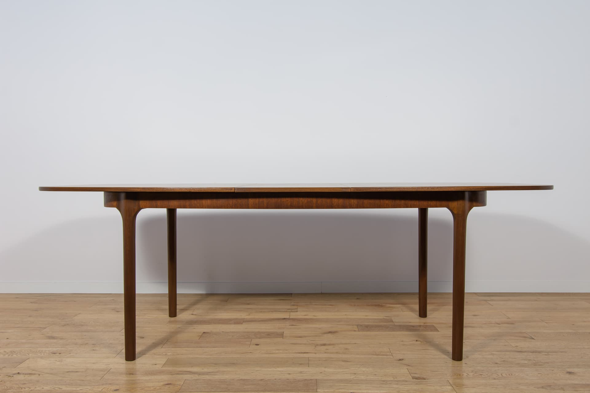 Oval Extendable Table, mahogany brown red, McIntosh, United Kingdom, 1960s. - 302865