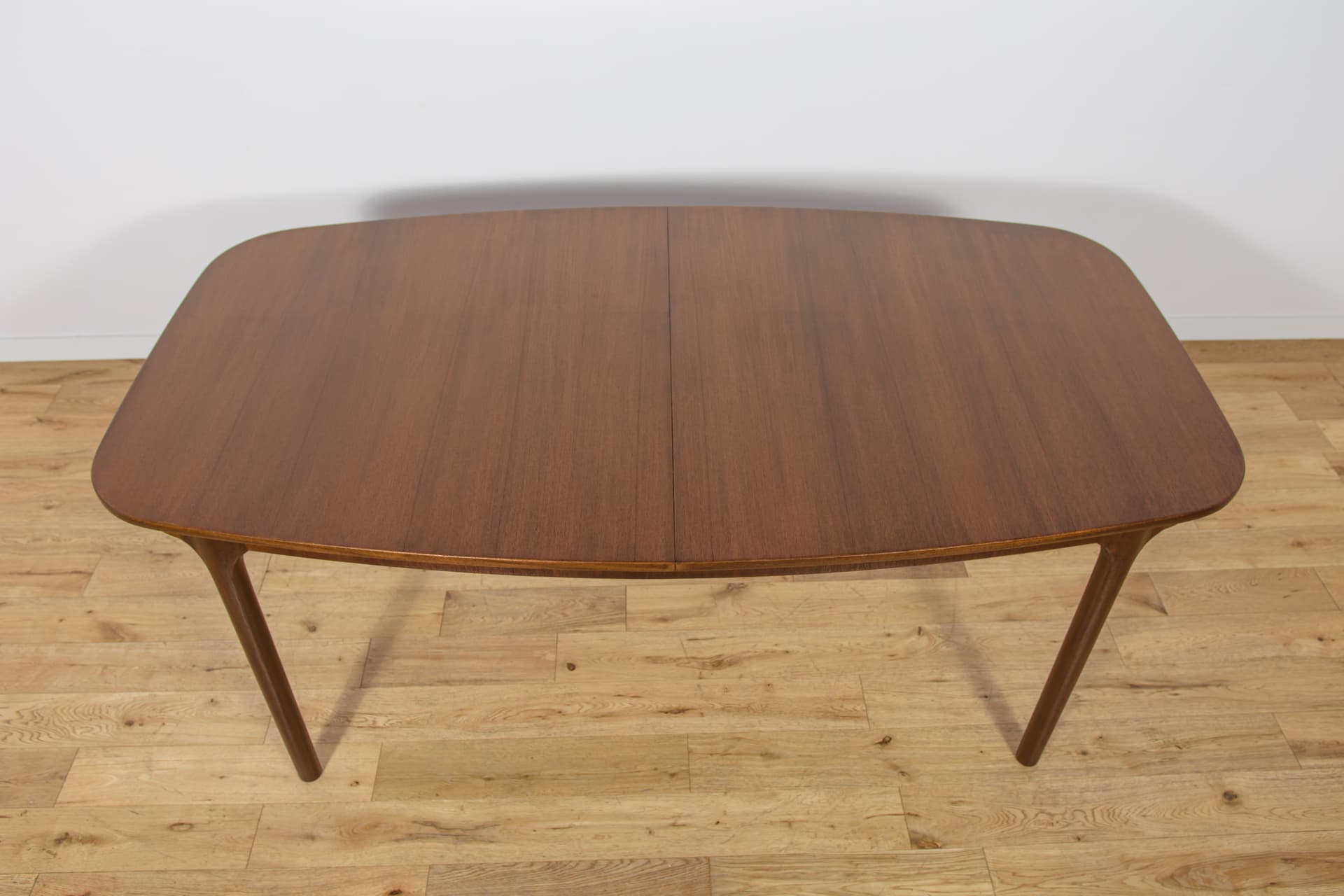 Oval Extendable Table, mahogany brown red, McIntosh, United Kingdom, 1960s. - 302861