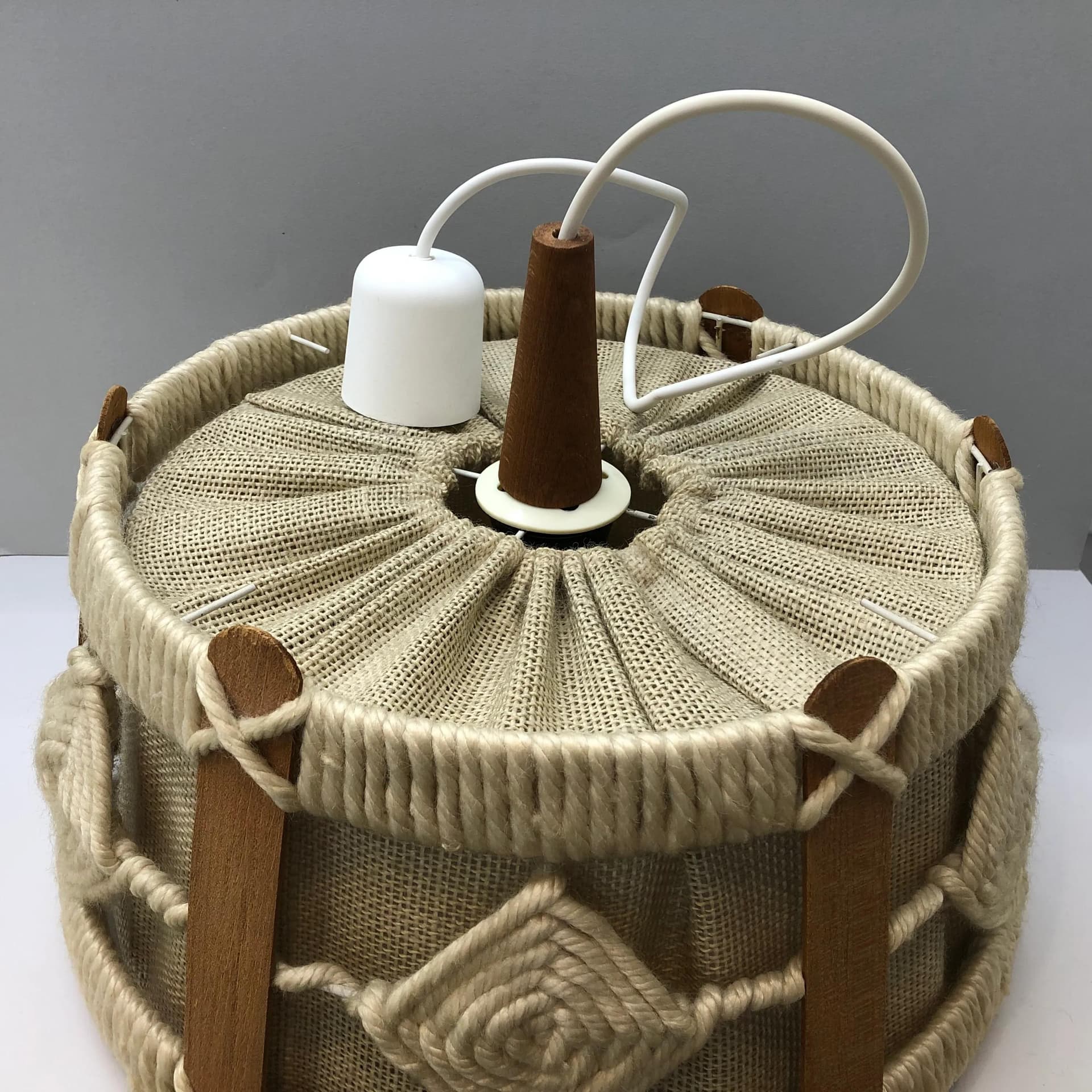 Lampa wisząca Boho, beżowy sznur juta drewno tekowe, Niemcy, lata 70. - 22204