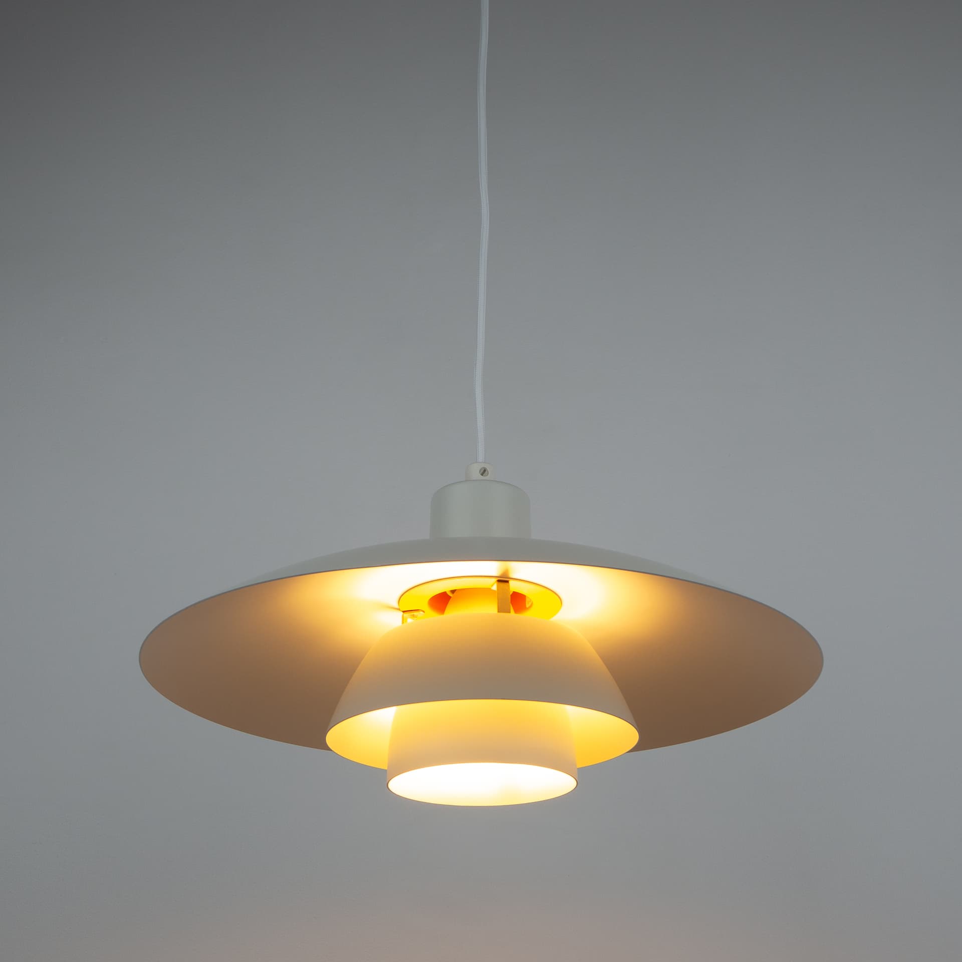 Para lamp wiszących PH 4/3, metal biały, proj. P. Henningsen, Louis Poulsen, Dania, lata 60. - 303172