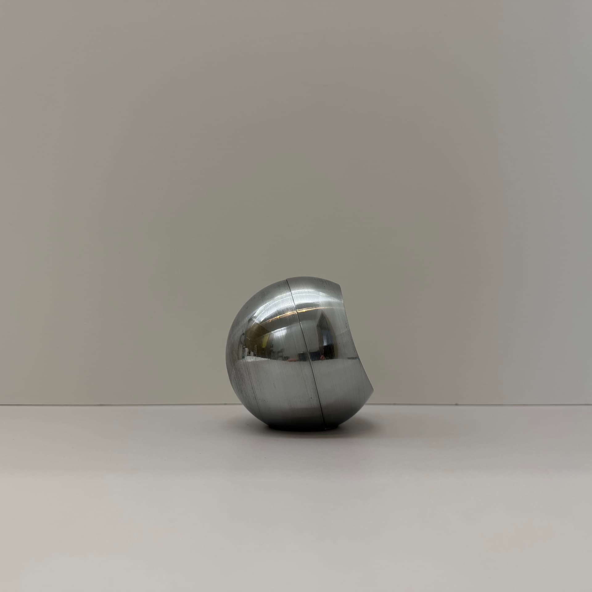 Zegar Space Age, srebrny, szczotkowana stal, tworzywo sztuczne, pleksi, Japonia, lata 70. - 303275