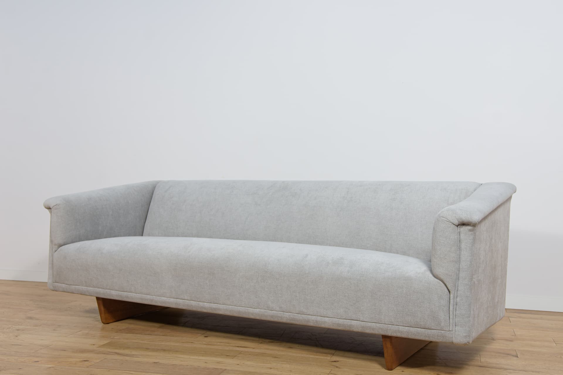 Three-seater sofa Model 4853, light grey fabric, natural oak, by B. Mogensen, Denmark, 1950s. - 303402